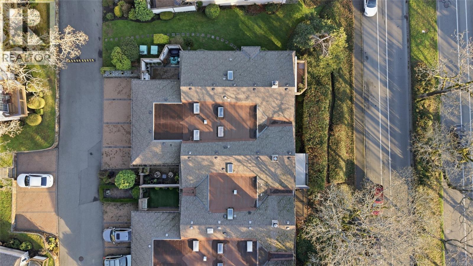 19 901 Kentwood Lane, Saanich