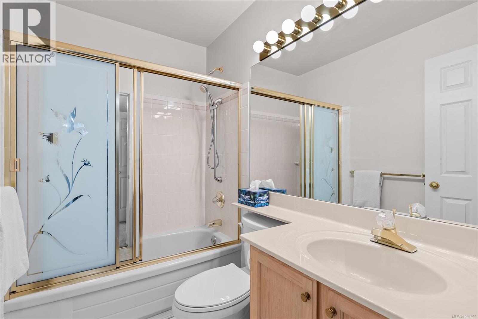 19 901 Kentwood Lane, Saanich