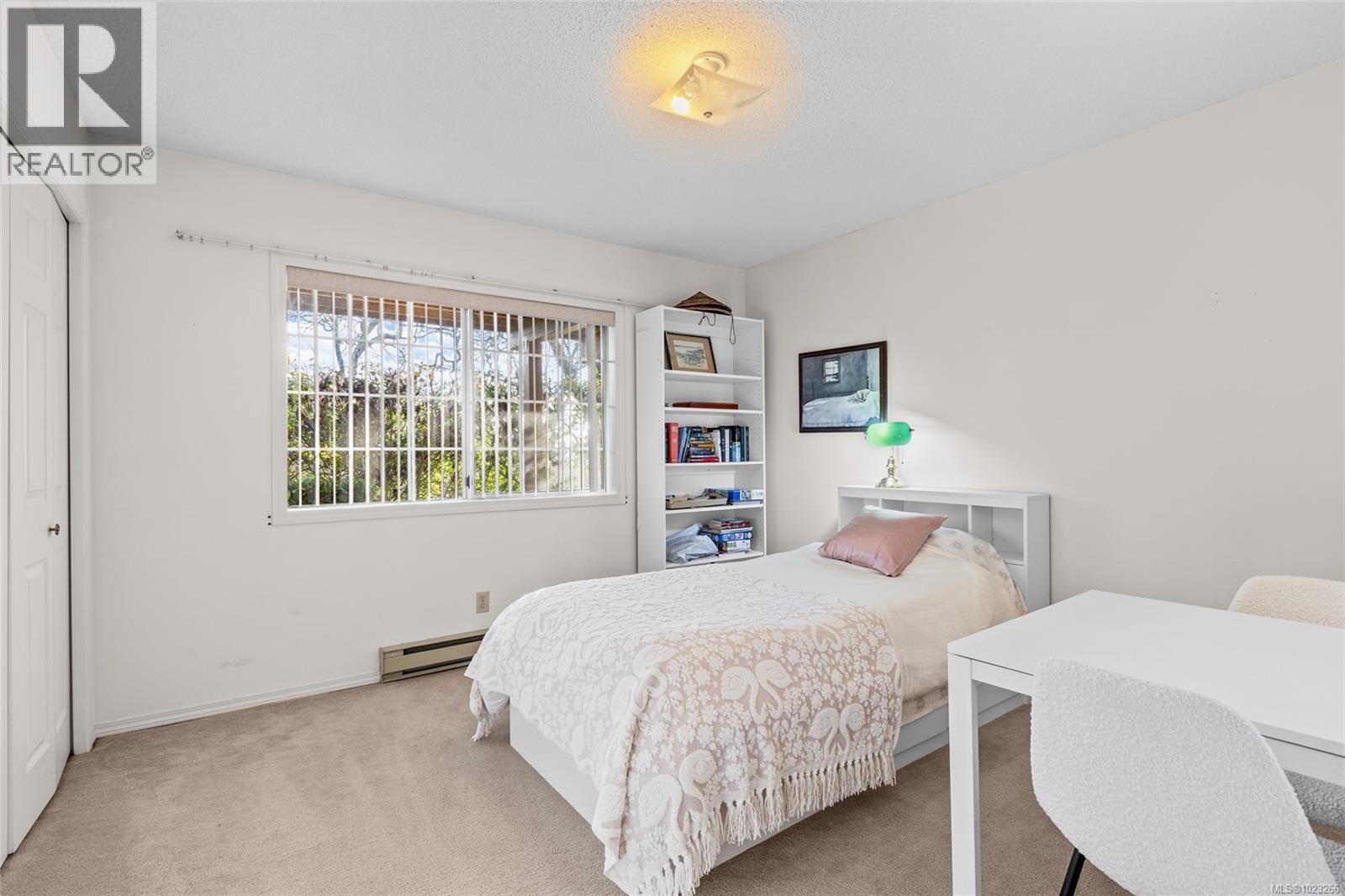 19 901 Kentwood Lane, Saanich