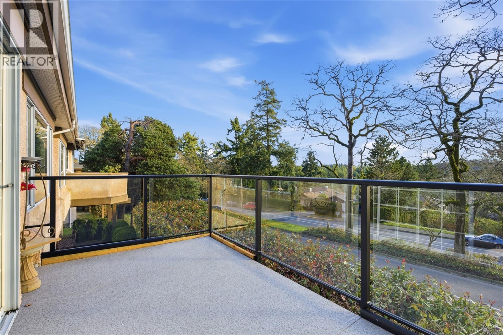 19 901 Kentwood Lane, Saanich