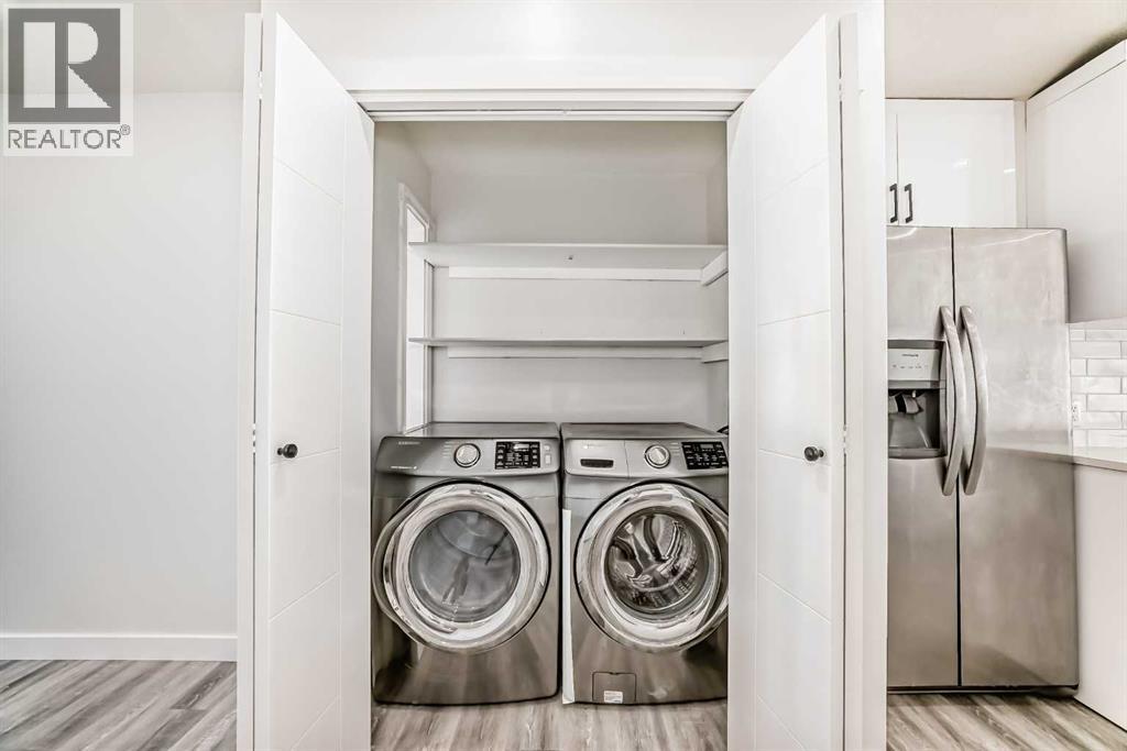 Single Family House for Sale in  Douglas Ridge Close SE Douglasdale/Glen Calgary 