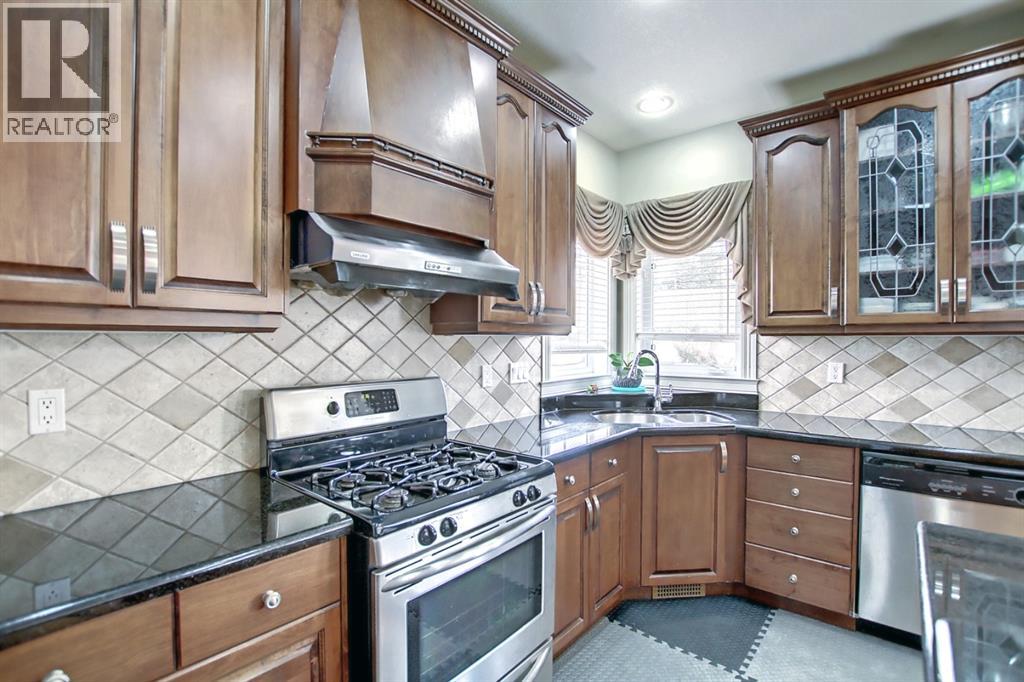 Single Family House for Sale in  Panorama Hills Point NW Panorama Hills Calgary 