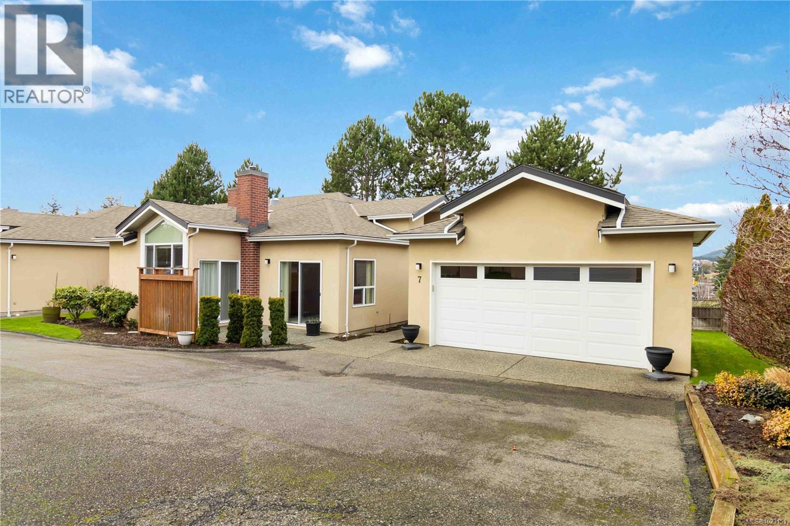 7 4291 Quadra Street, Saanich