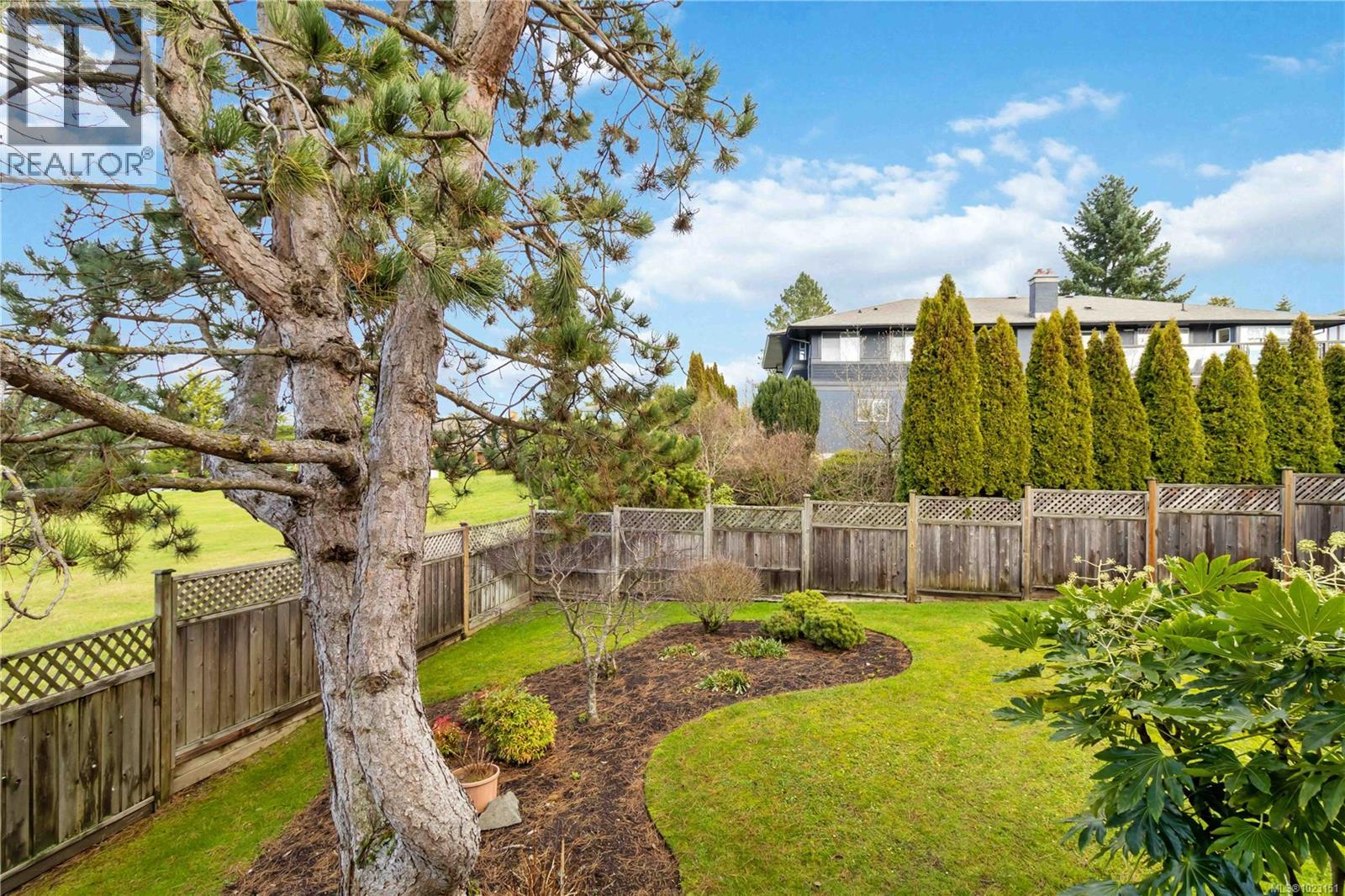 7 4291 Quadra Street, Saanich