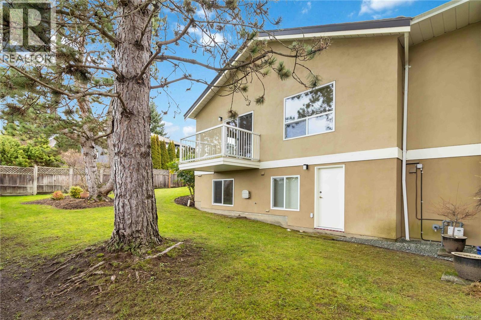 7 4291 Quadra Street, Saanich