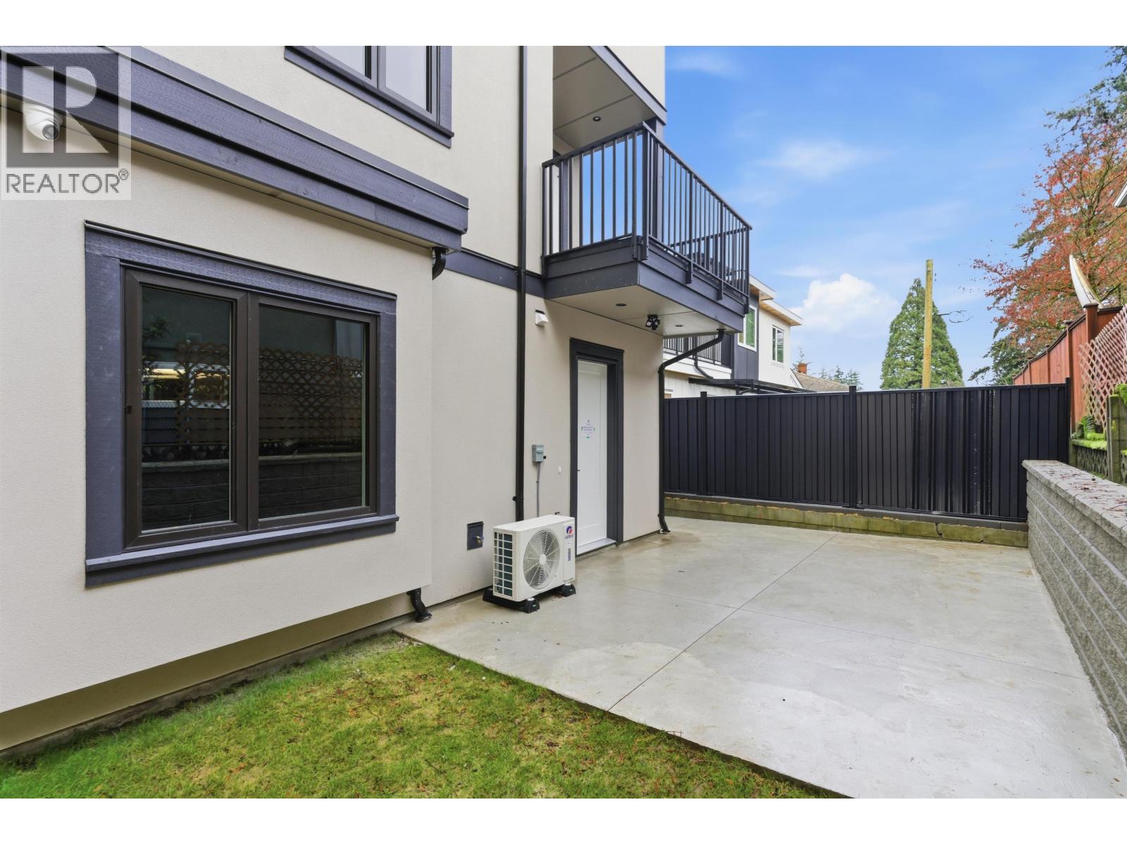 2 8408 17TH AVENUE, Burnaby