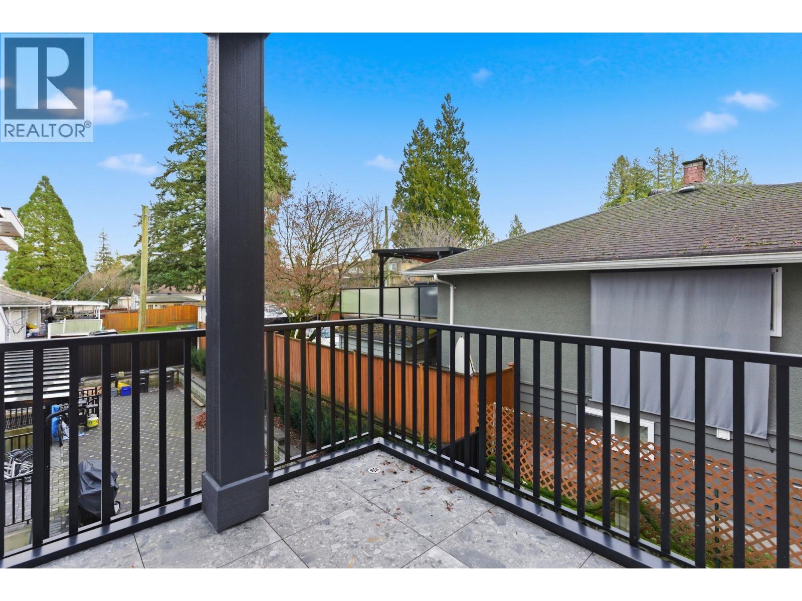 2 8408 17TH AVENUE, Burnaby