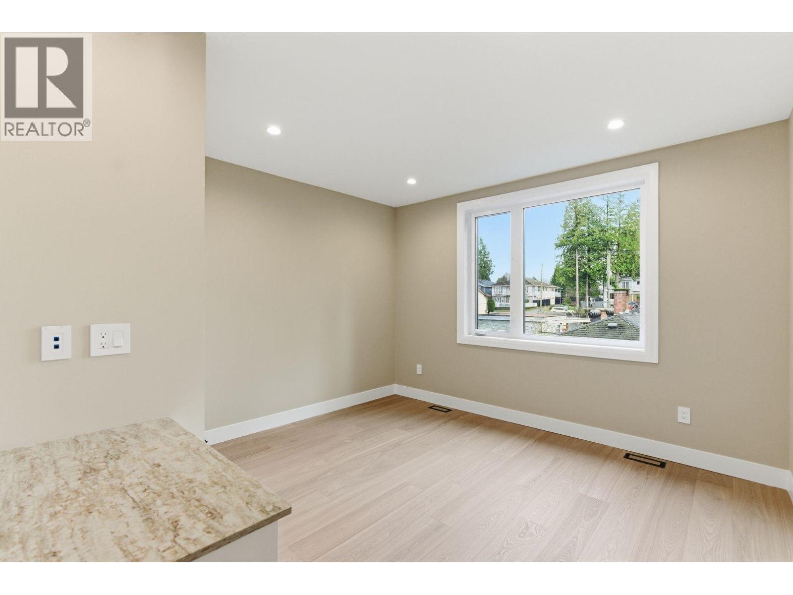 2 8408 17TH AVENUE, Burnaby