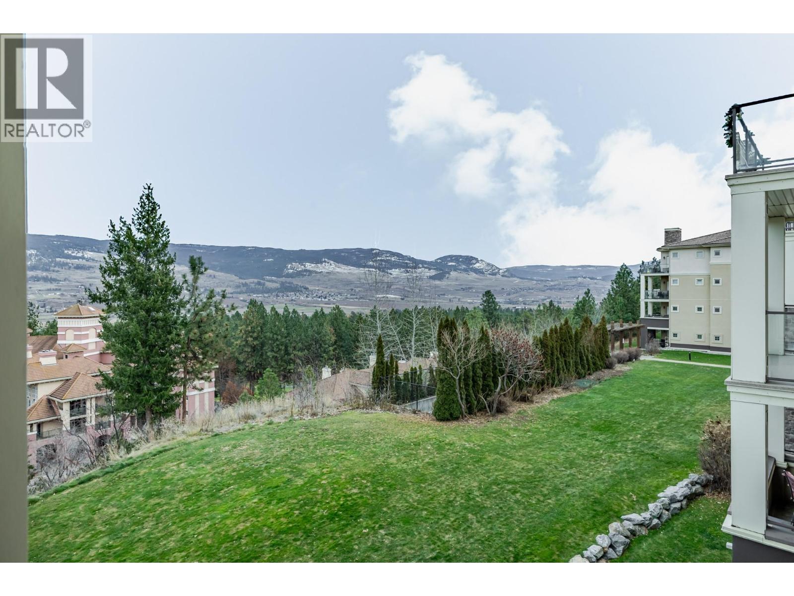 #1516 1875 Country Club Drive - 28