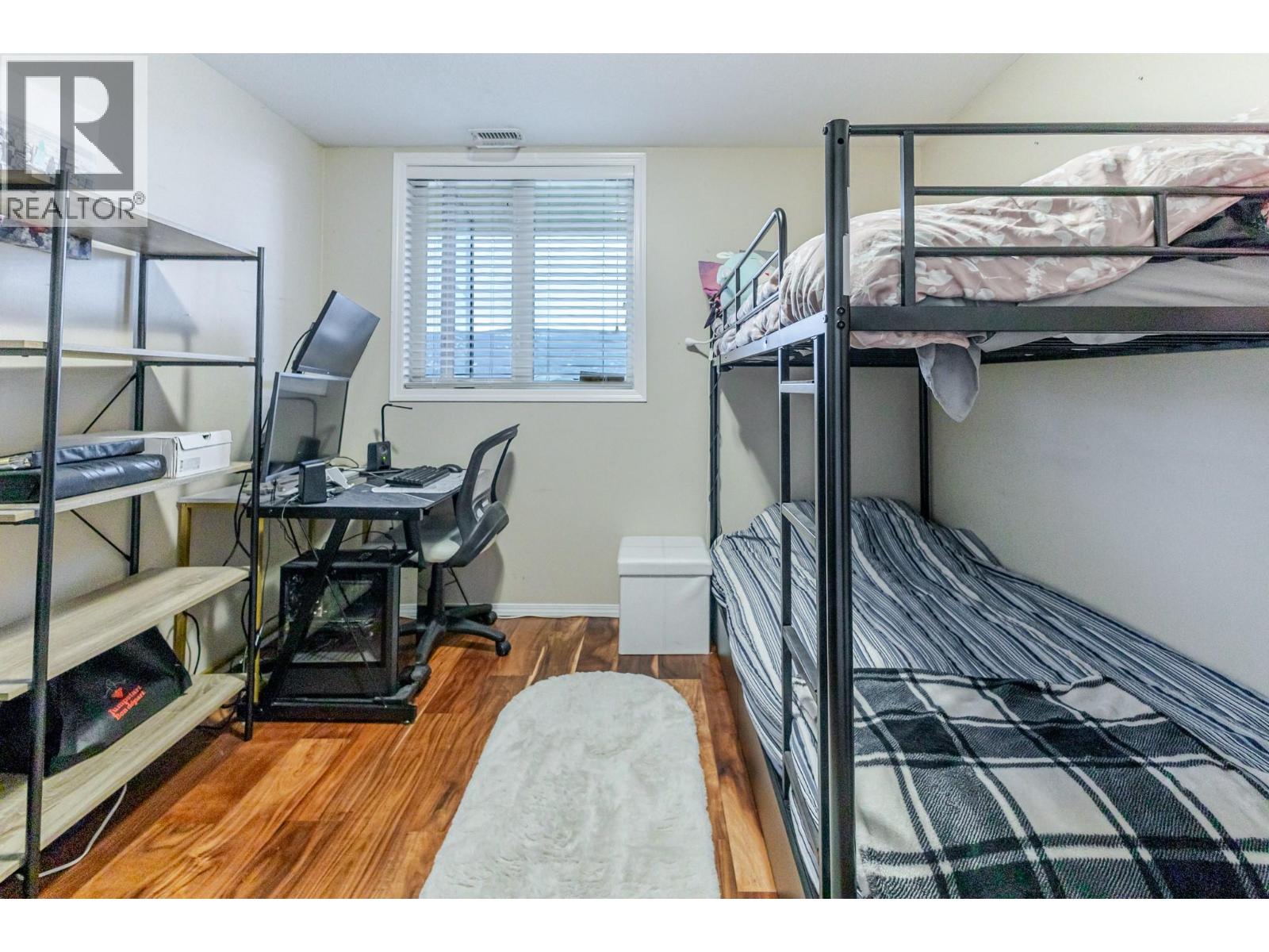 #1516 1875 Country Club Drive - 26