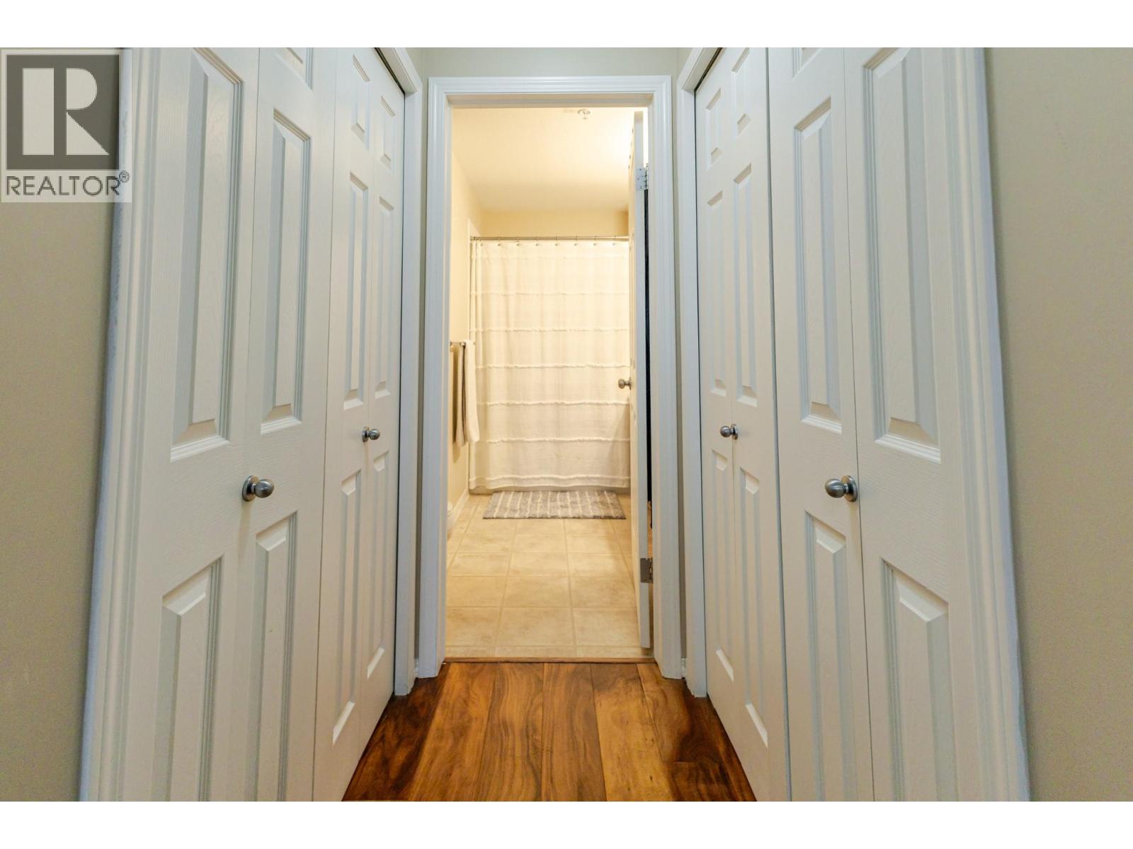 #1516 1875 Country Club Drive - 21