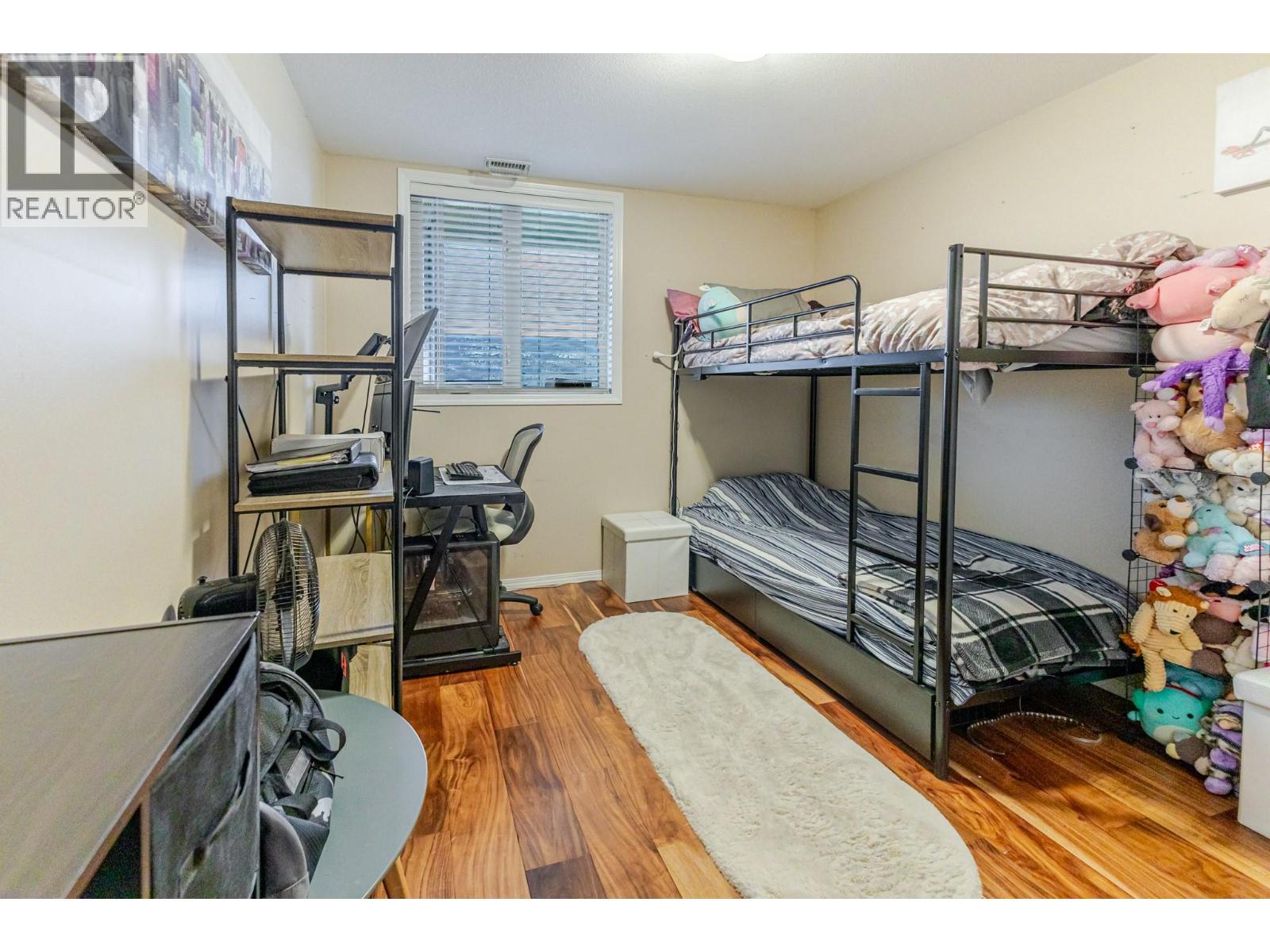 #1516 1875 Country Club Drive - 25