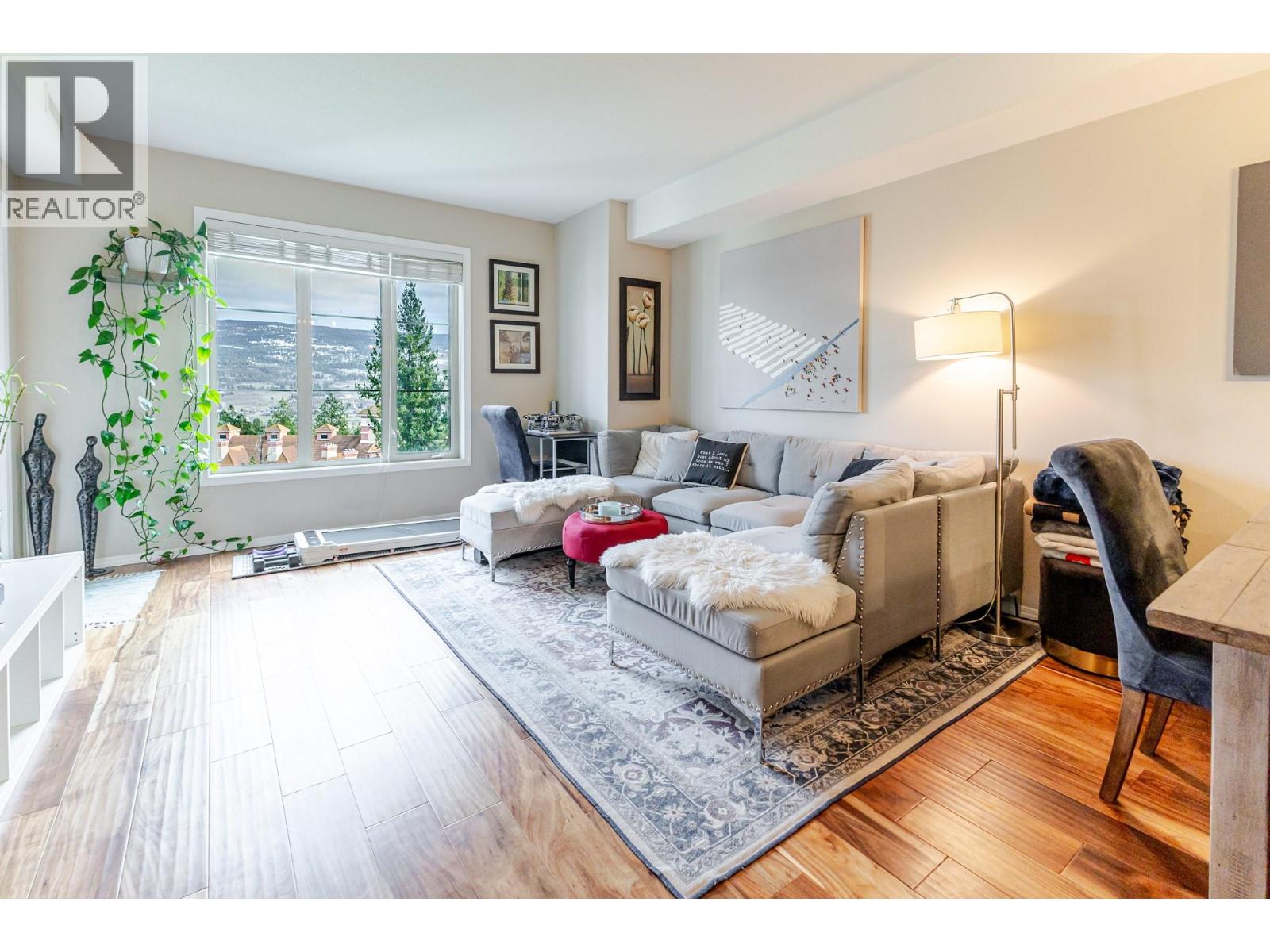 1516 1875 Country Club Drive, Kelowna