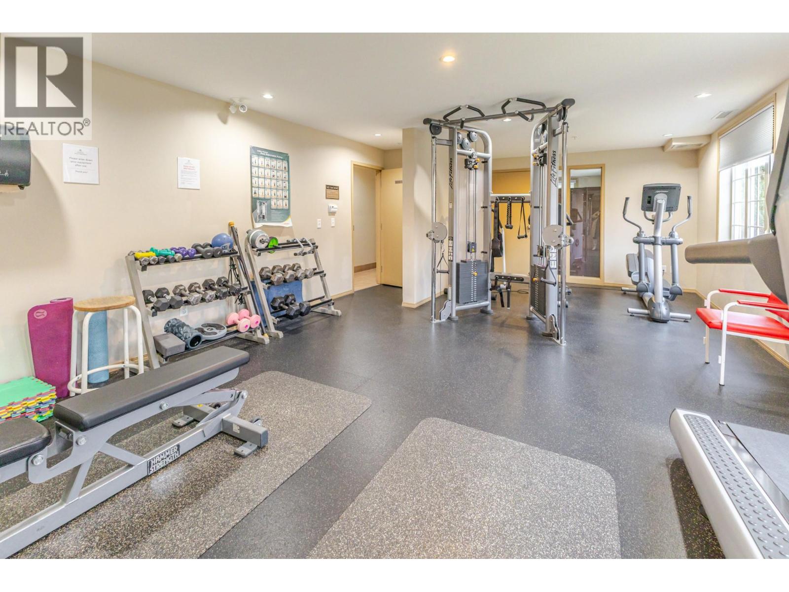 #1516 1875 Country Club Drive - 41
