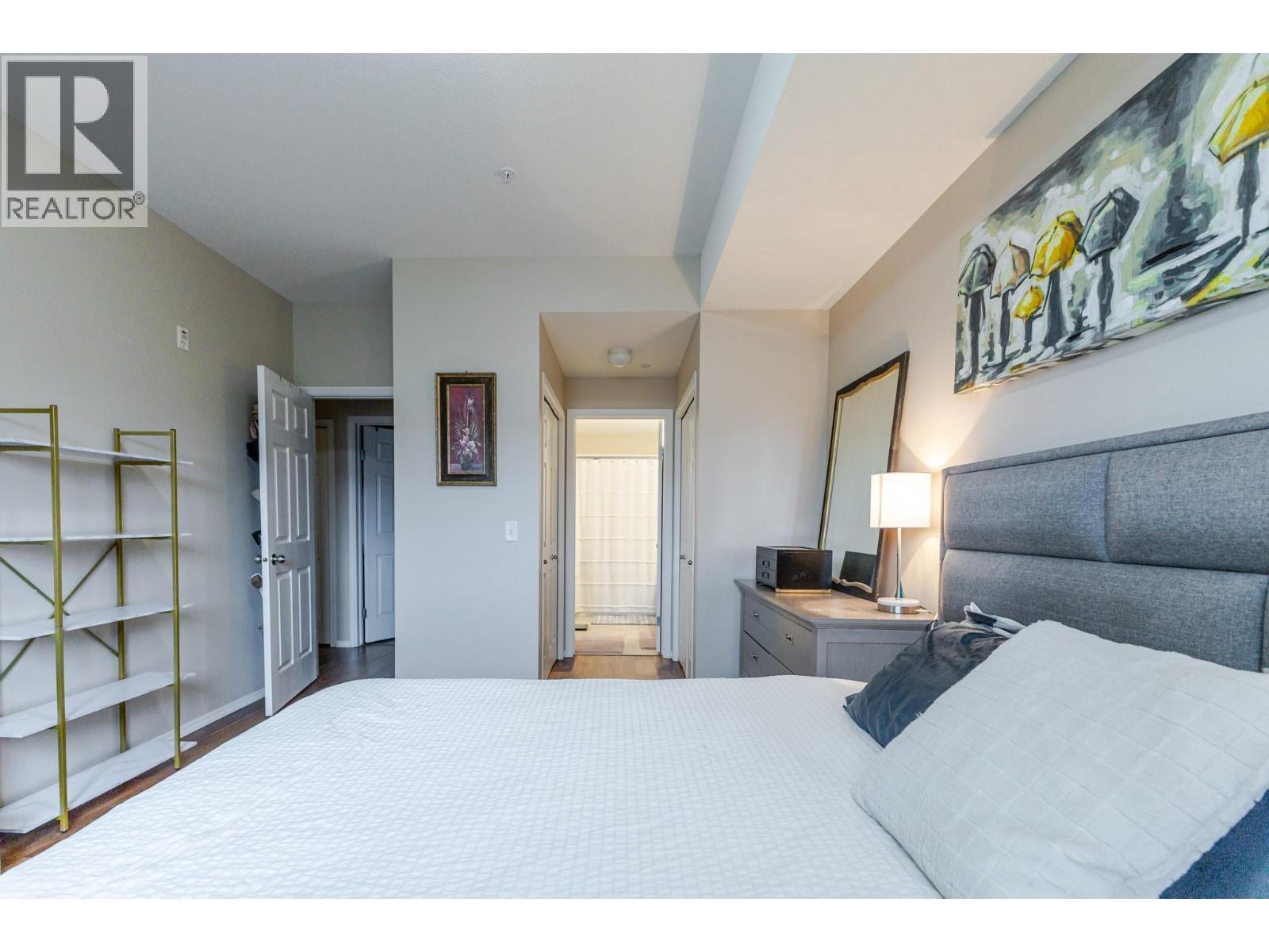 #1516 1875 Country Club Drive - 20