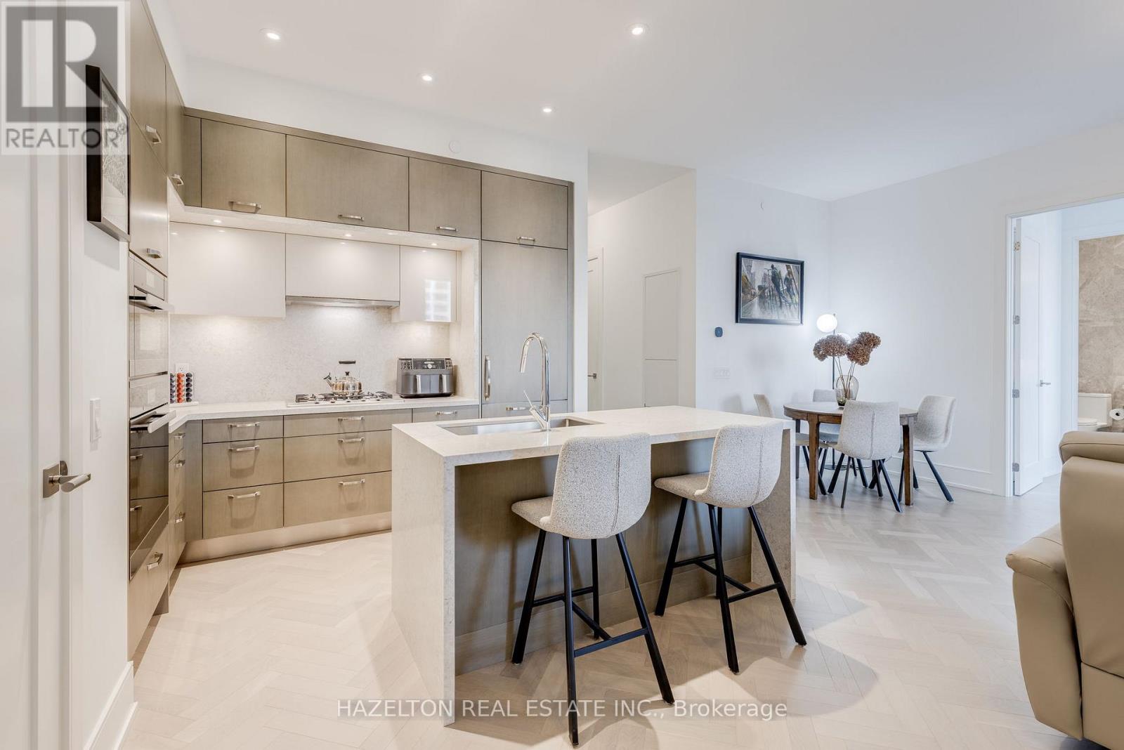 #301 455 WELLINGTON STREET W - 9