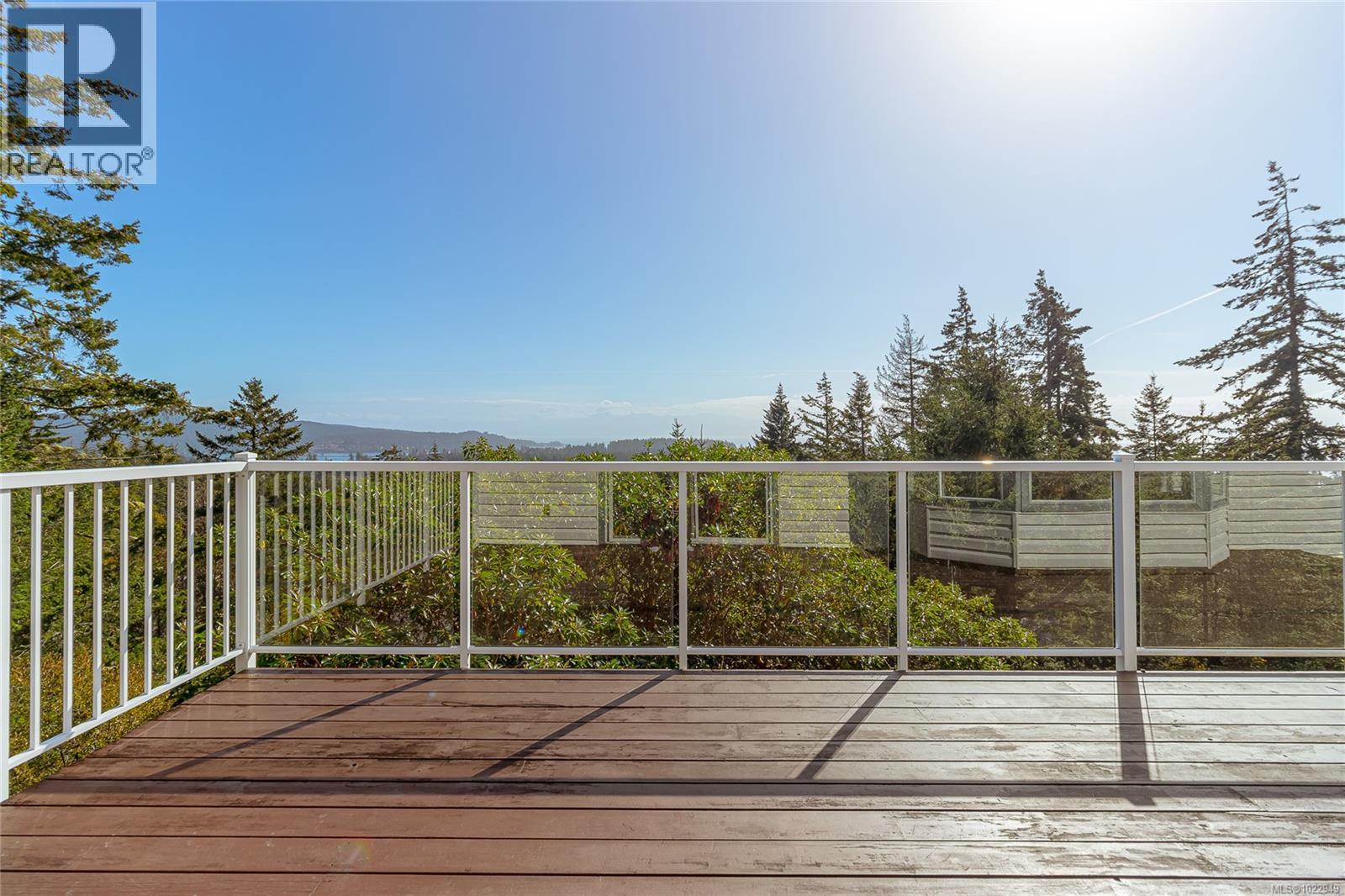 2270 Henlyn Dr, Sooke