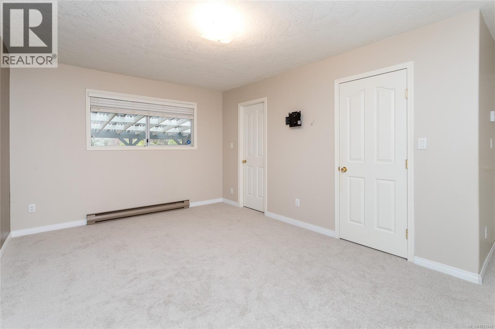 2270 Henlyn Dr, Sooke