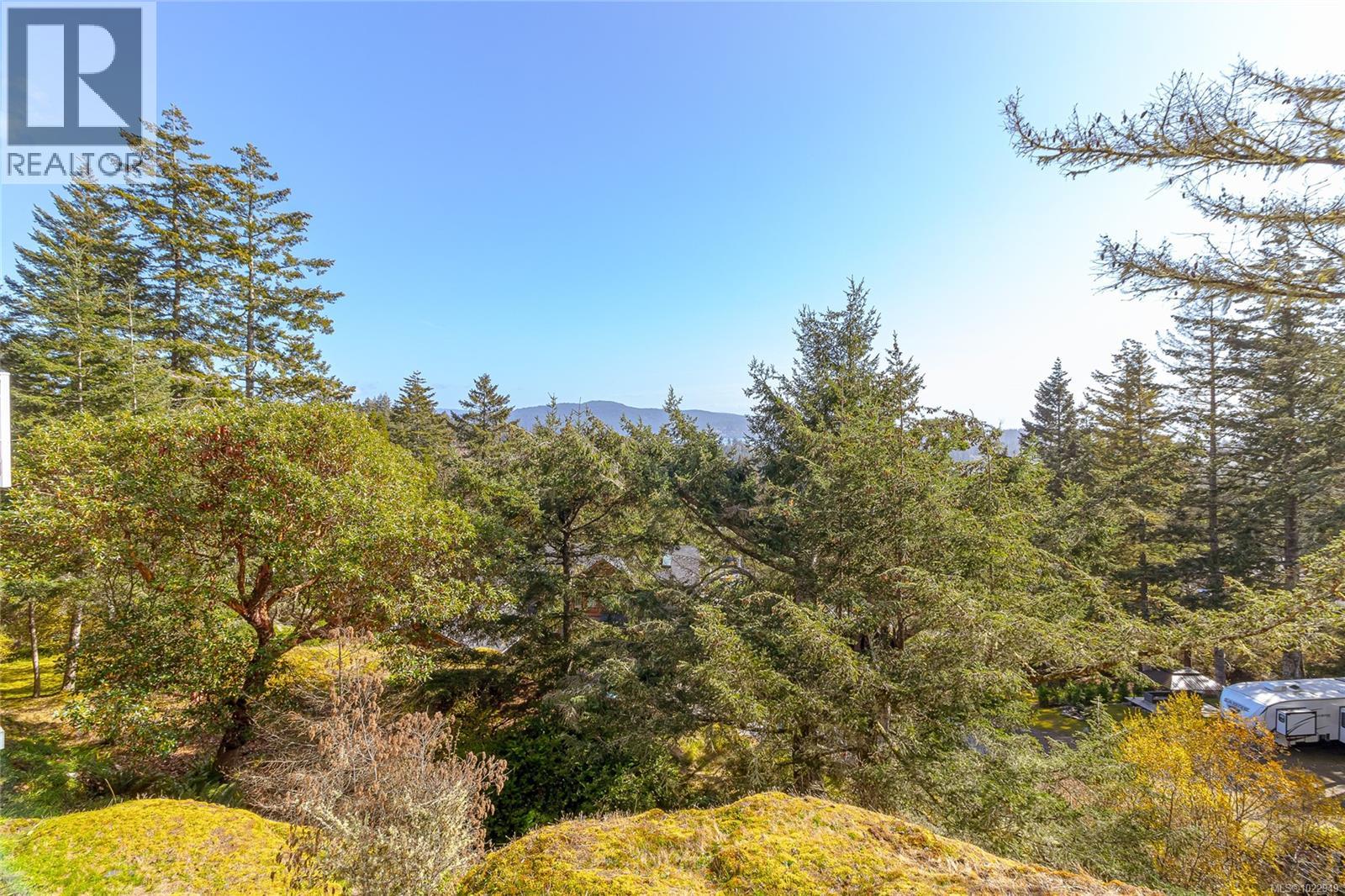 2270 Henlyn Dr, Sooke