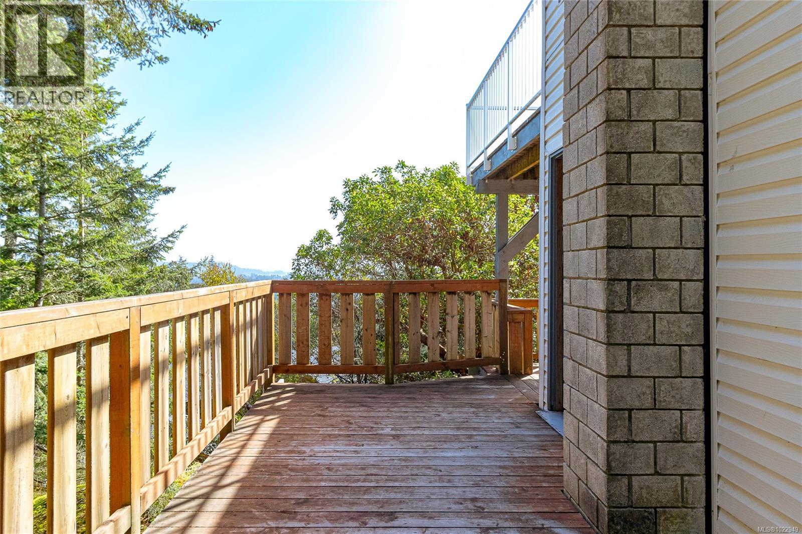 2270 Henlyn Dr, Sooke