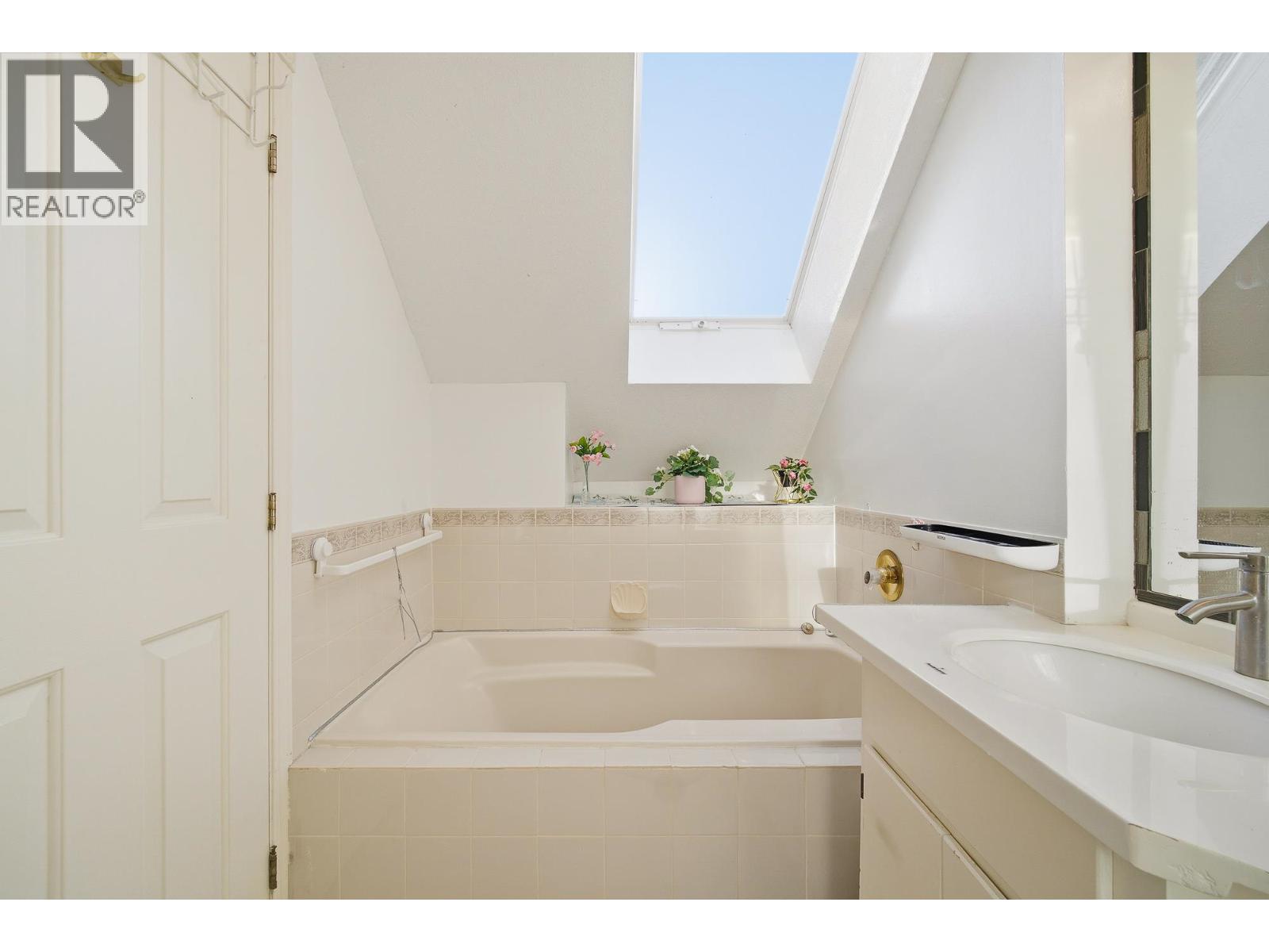 21 8591 BLUNDELL ROAD