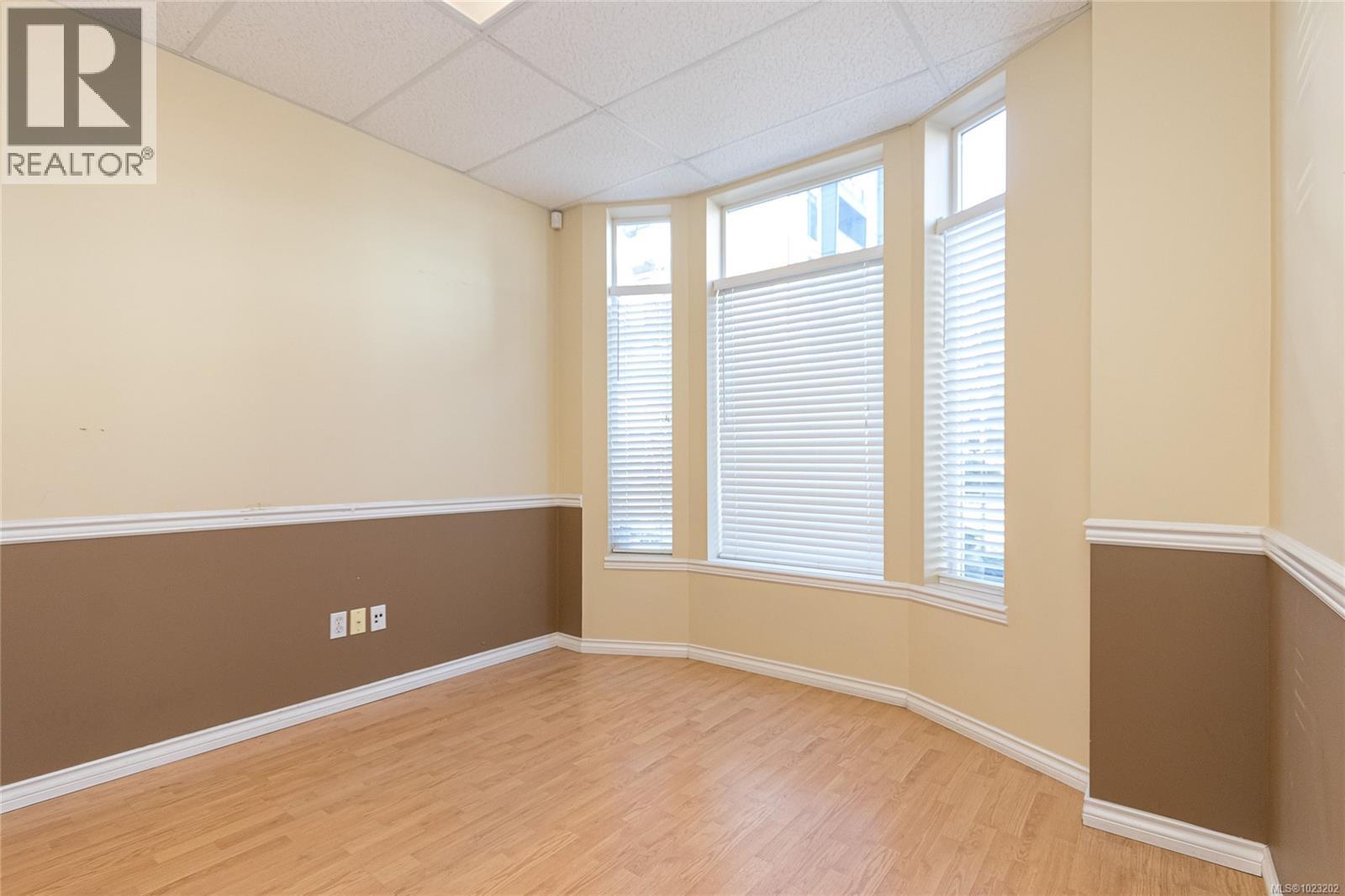 105 2849 Peatt Road, Langford