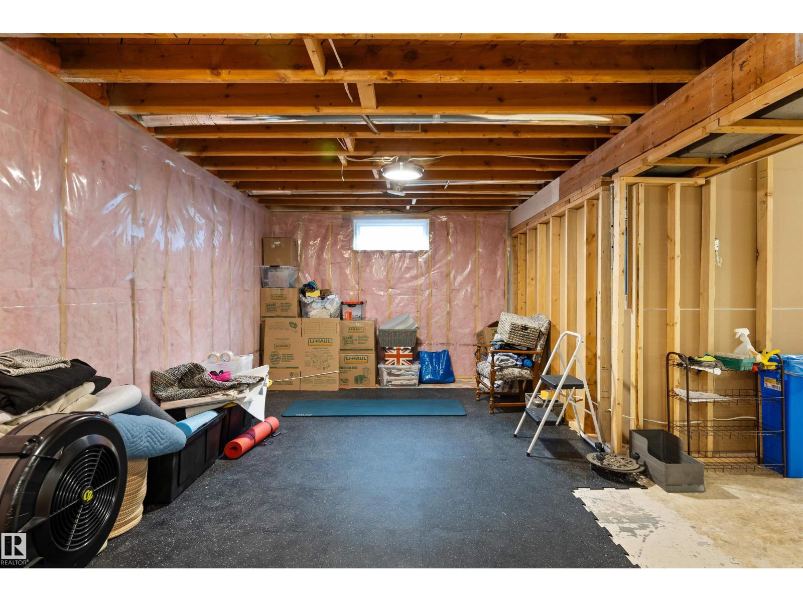 35 STANLEY DR, St. Albert