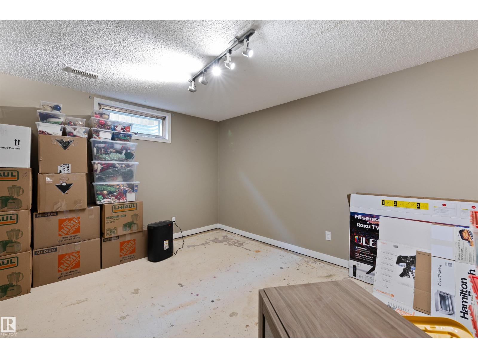 35 STANLEY DR, St. Albert