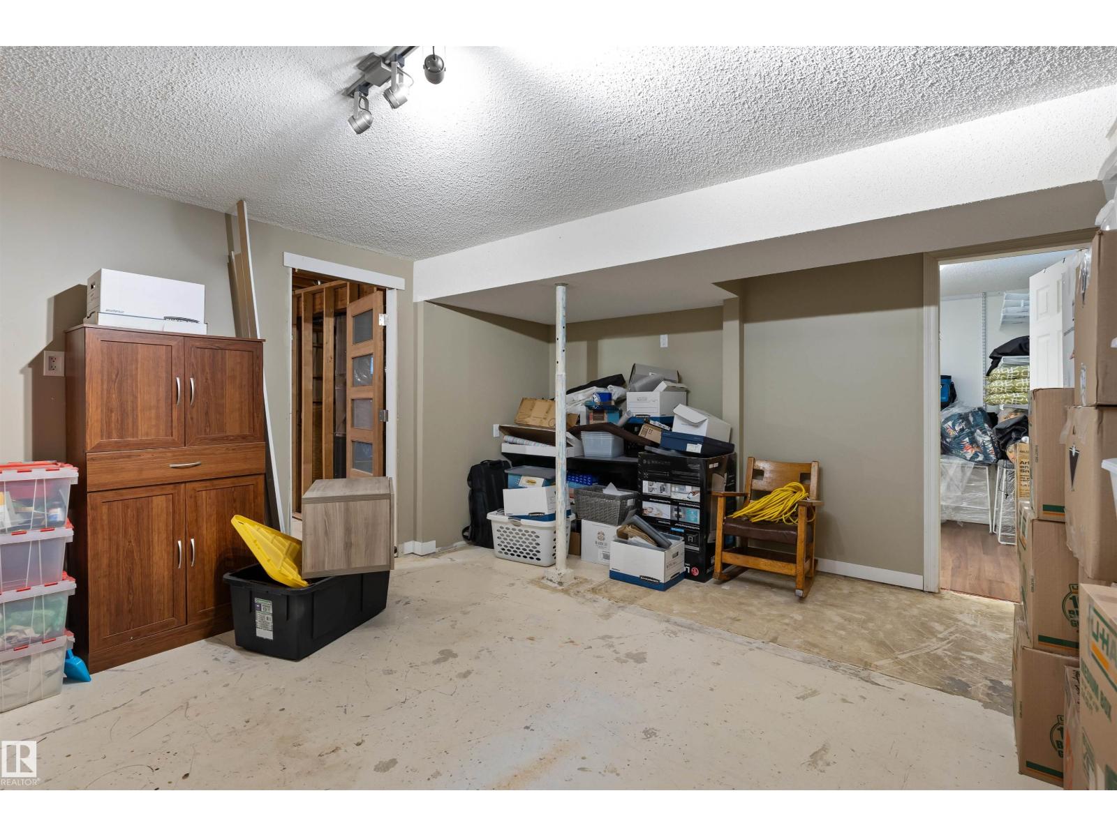 35 STANLEY DR, St. Albert