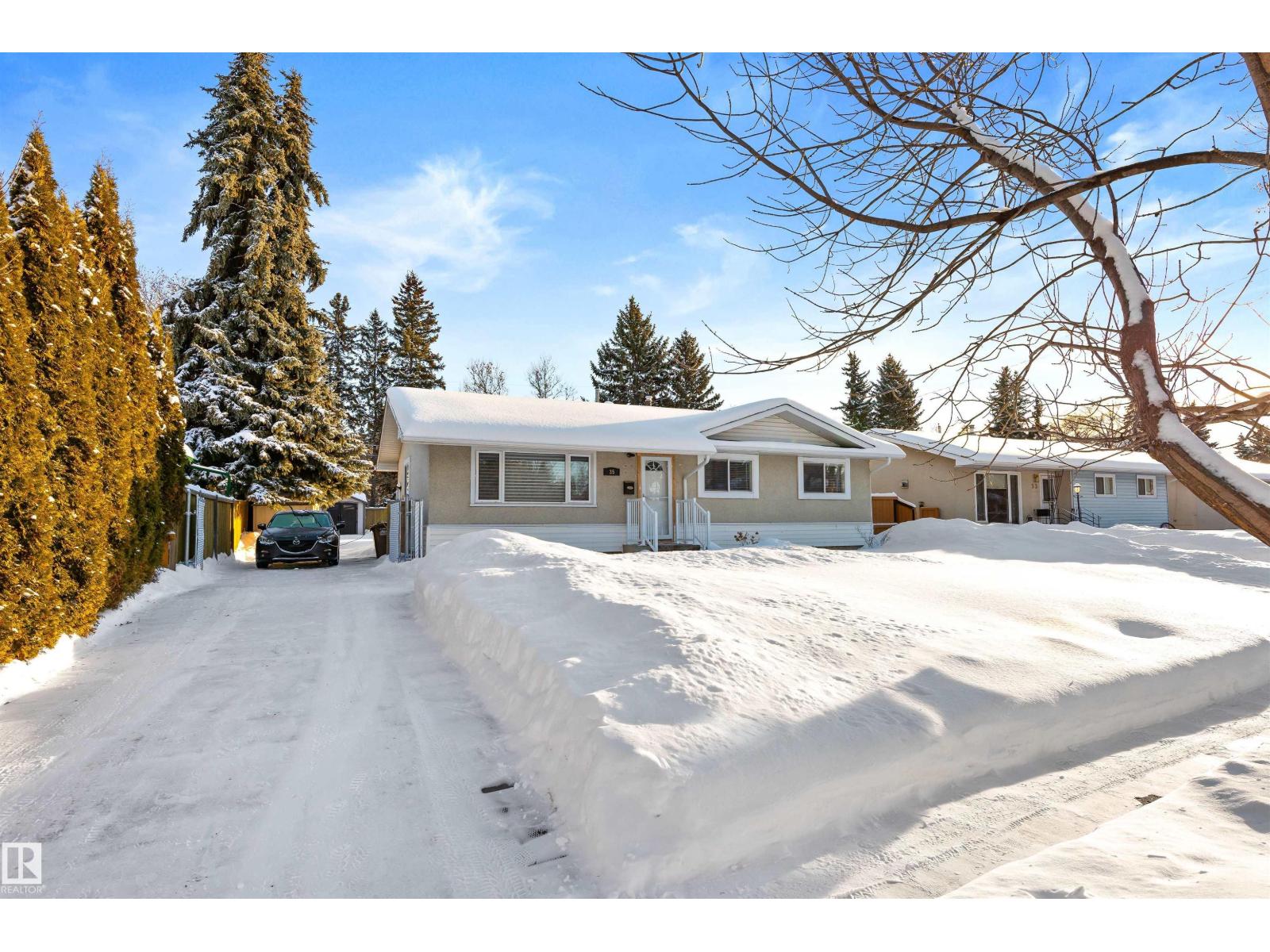 35 STANLEY DR, St. Albert