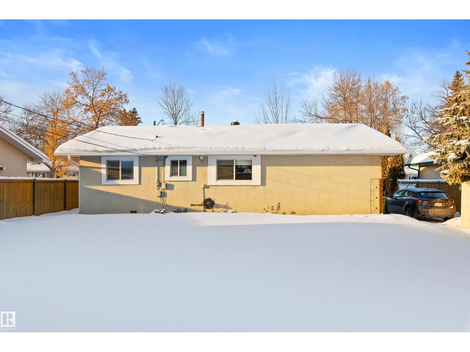 35 STANLEY DR, St. Albert