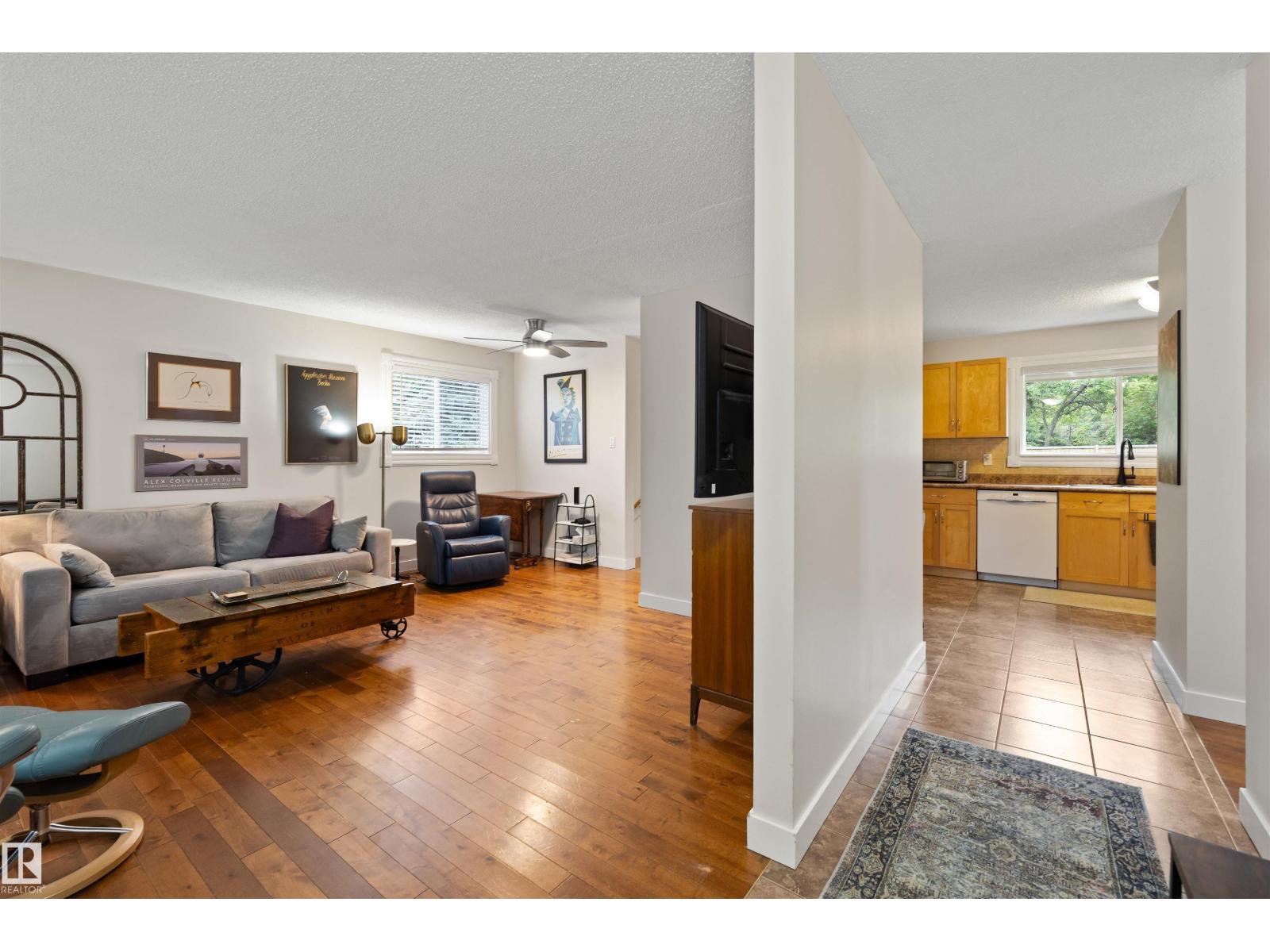 35 STANLEY DR, St. Albert