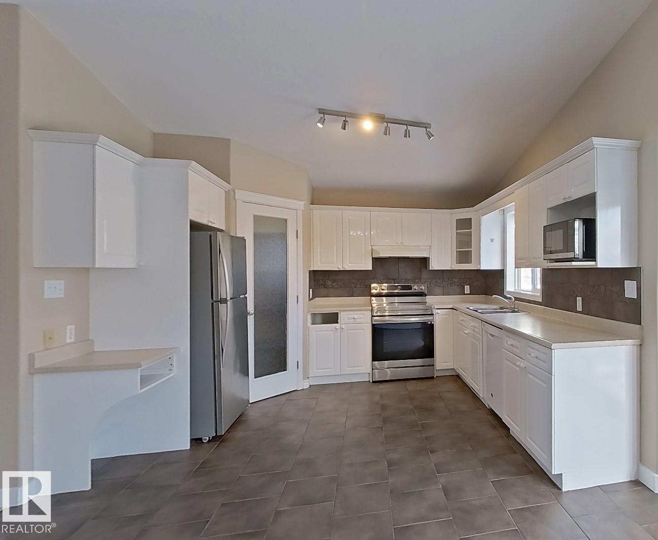 
          16407 81 Street NW
            <br/>
            <span>Edmonton</span>
            , 
            <span>AB</span>
             <span>T5Z3J3</span>
         - Photo 12