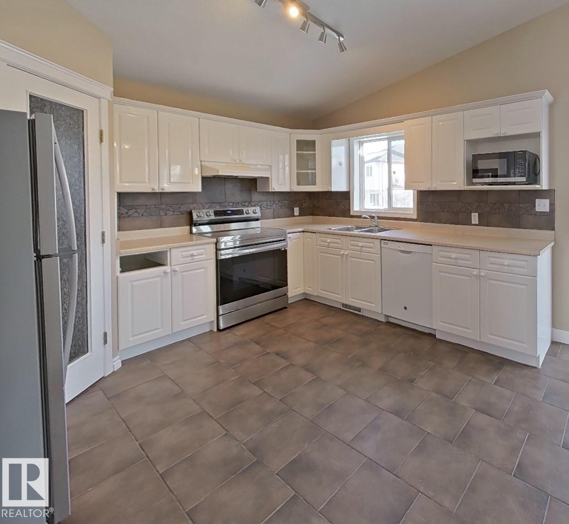 
          16407 81 Street NW
            <br/>
            <span>Edmonton</span>
            , 
            <span>AB</span>
             <span>T5Z3J3</span>
         - Photo 14