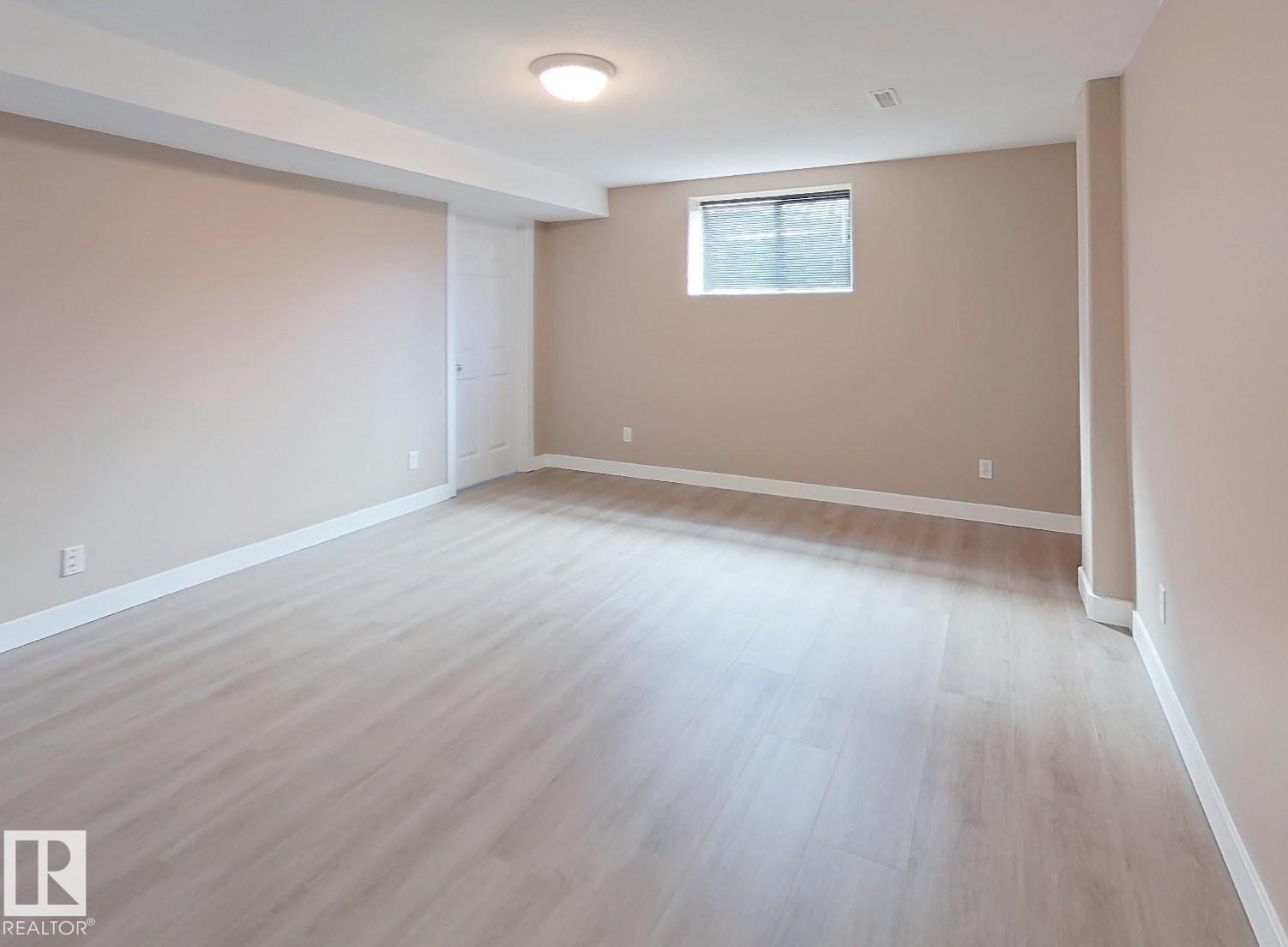 
          16407 81 Street NW
            <br/>
            <span>Edmonton</span>
            , 
            <span>AB</span>
             <span>T5Z3J3</span>
         - Photo 36
