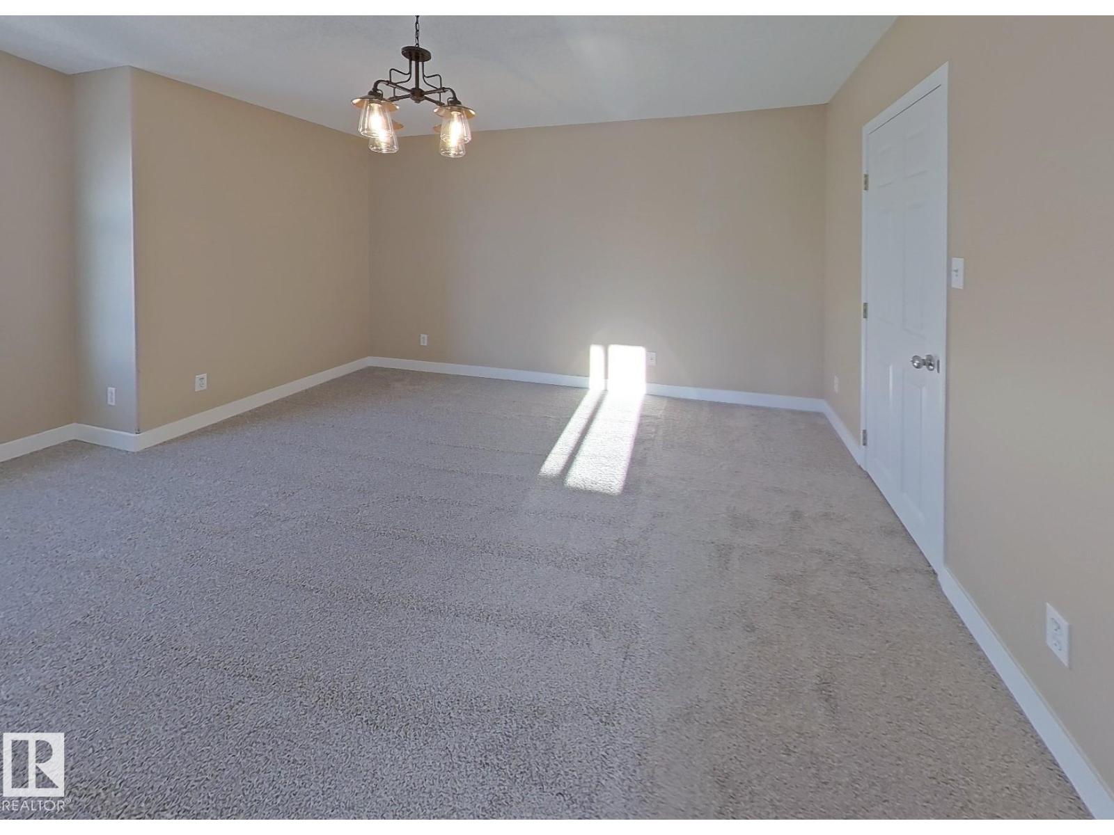 
          16407 81 Street NW
            <br/>
            <span>Edmonton</span>
            , 
            <span>AB</span>
             <span>T5Z3J3</span>
         - Photo 33