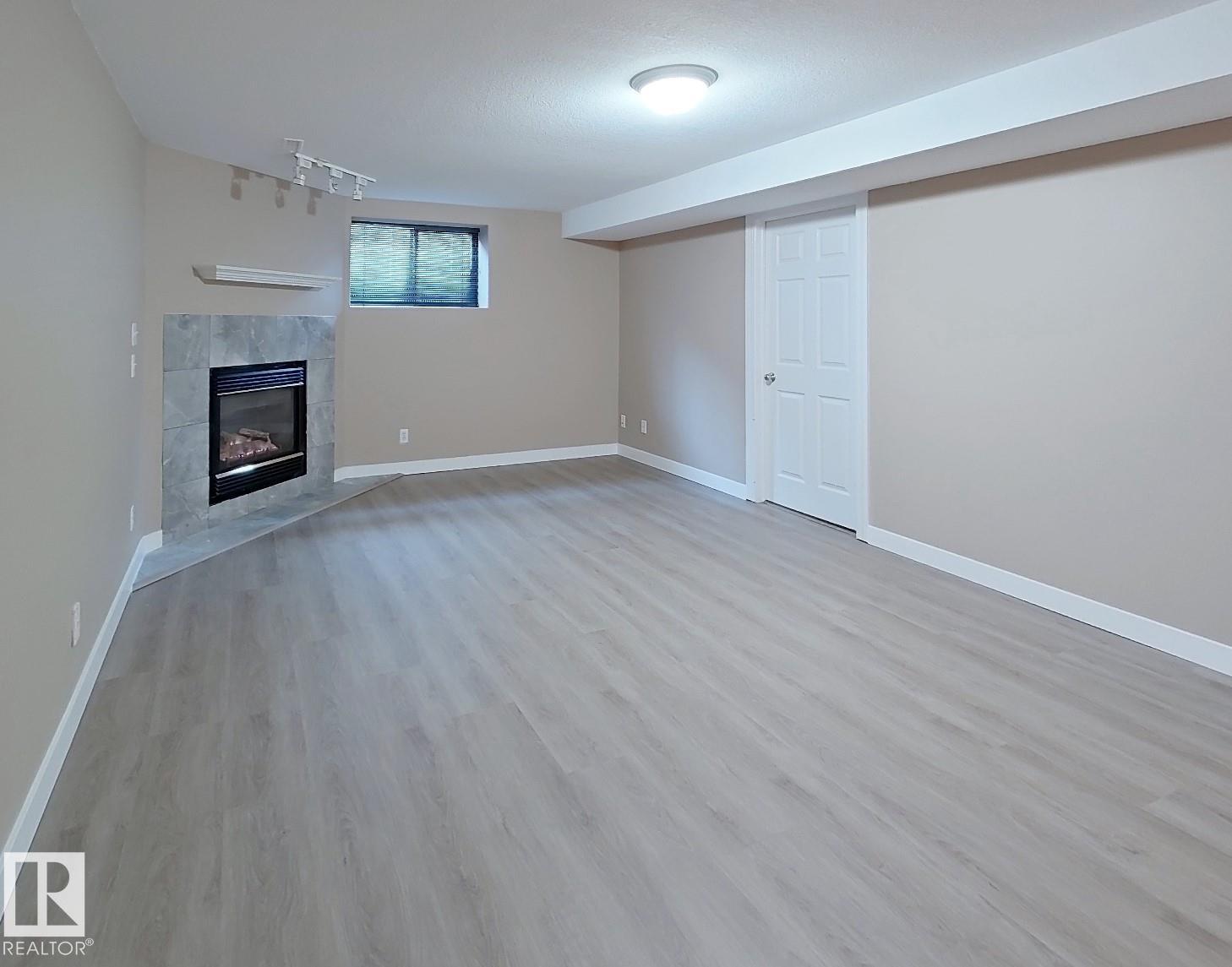 
          16407 81 Street NW
            <br/>
            <span>Edmonton</span>
            , 
            <span>AB</span>
             <span>T5Z3J3</span>
         - Photo 35