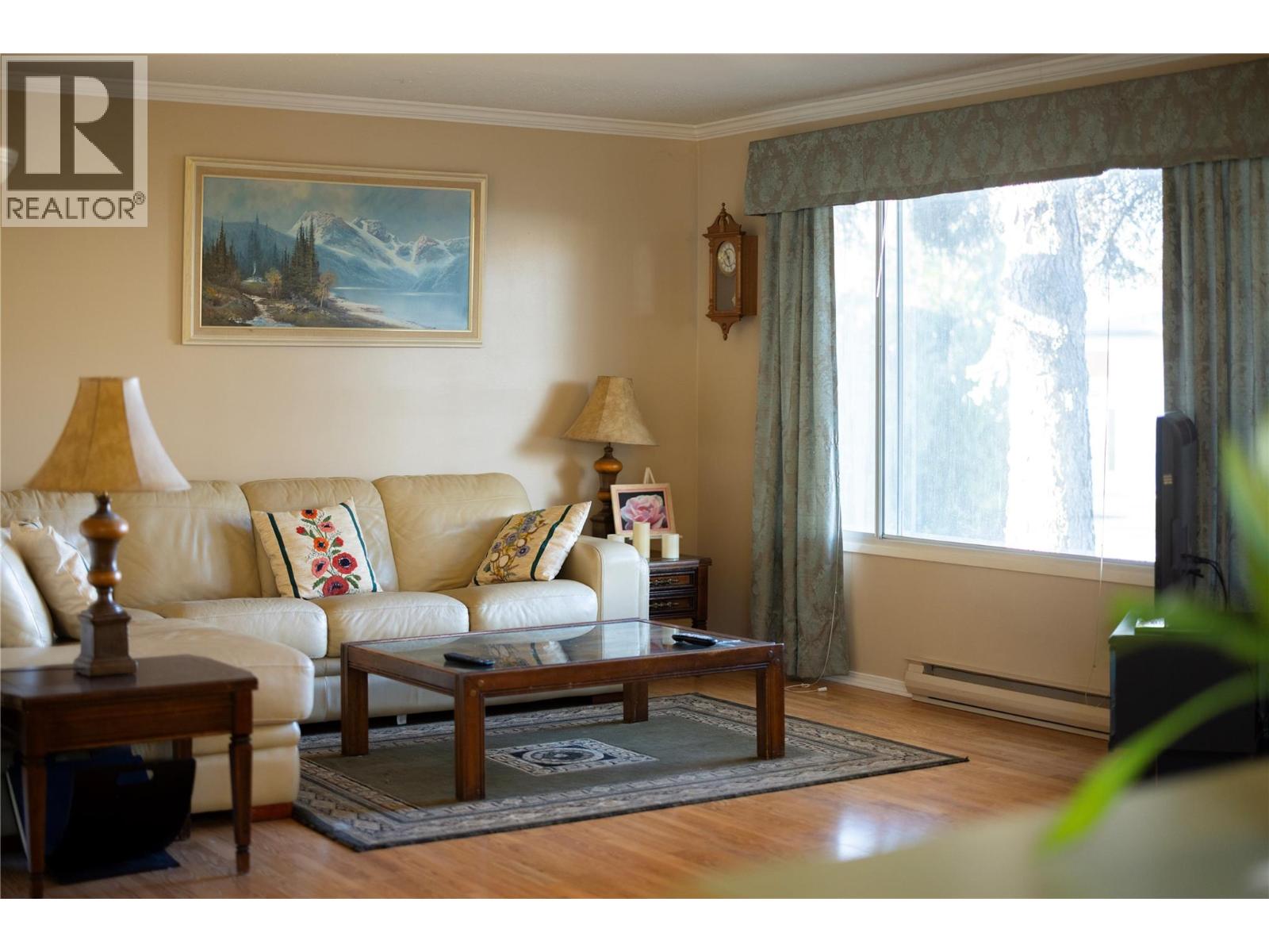  1607 45 Street, Vernon