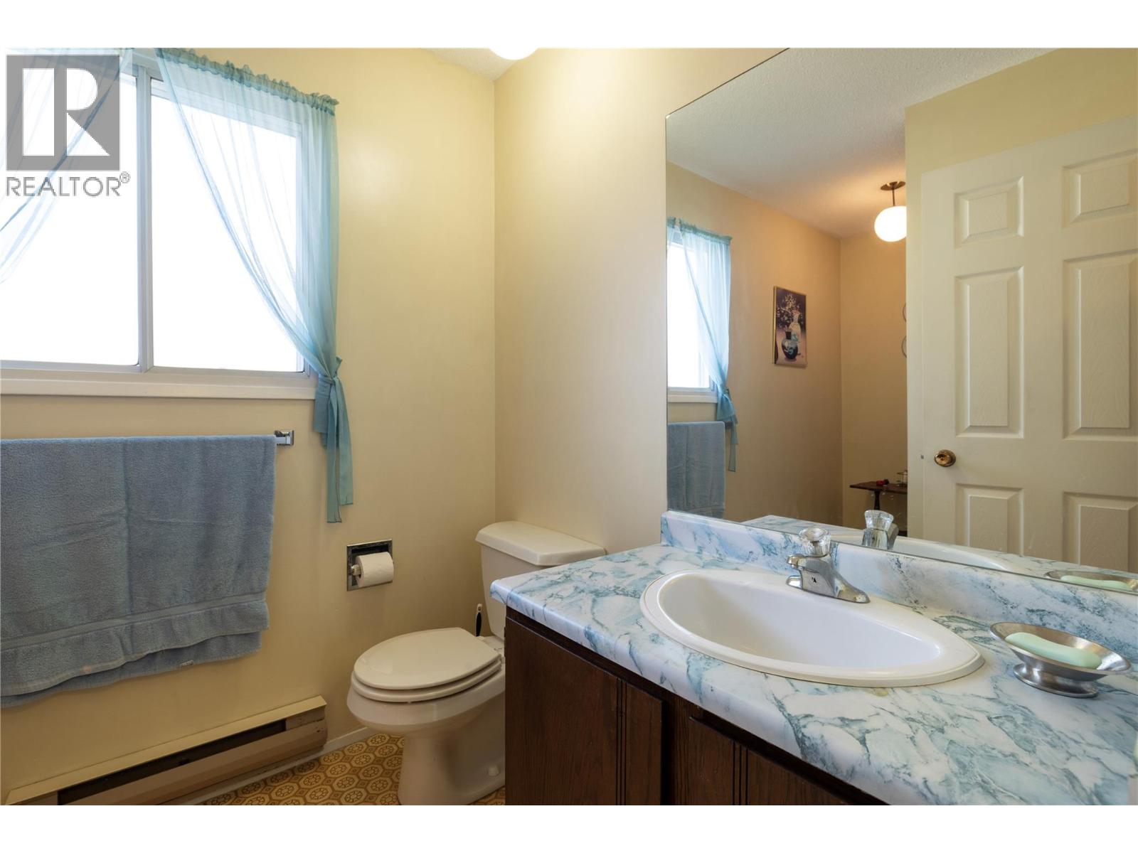  1607 45 Street, Vernon