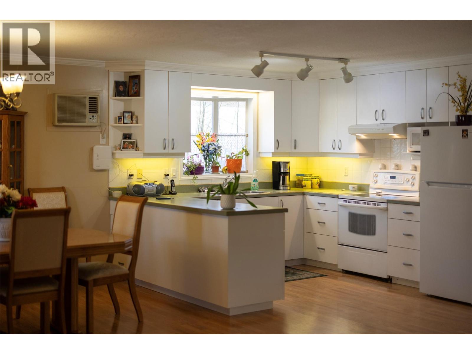  1607 45 Street, Vernon