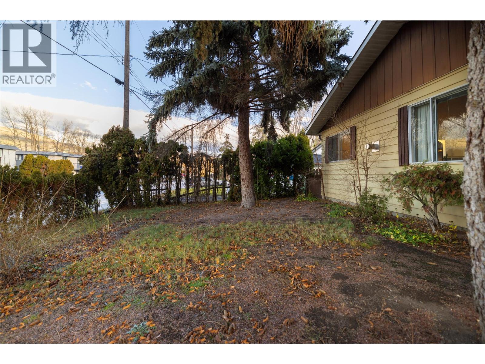  1607 45 Street, Vernon