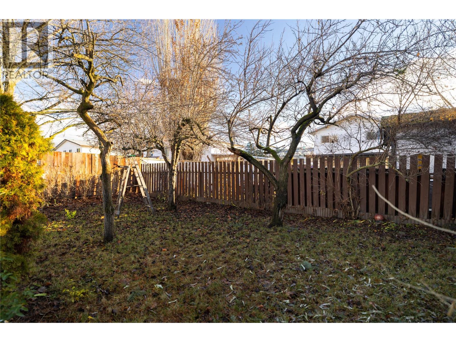  1607 45 Street, Vernon