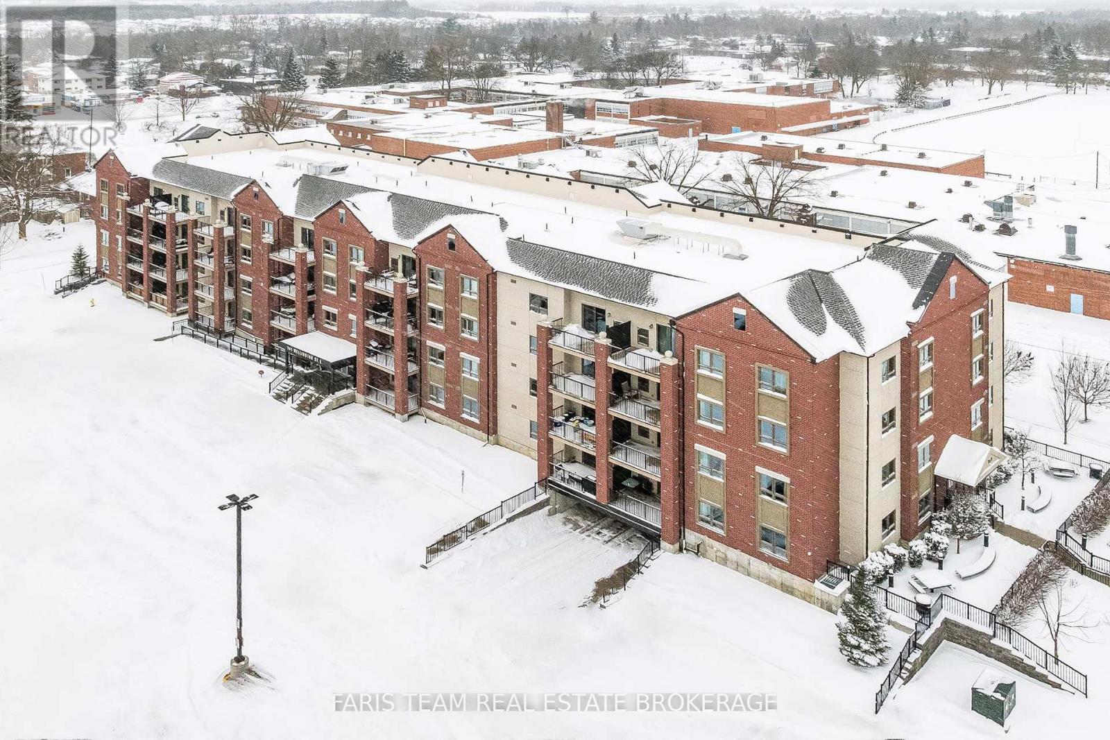 161 Wellington Unit 305 photo 4