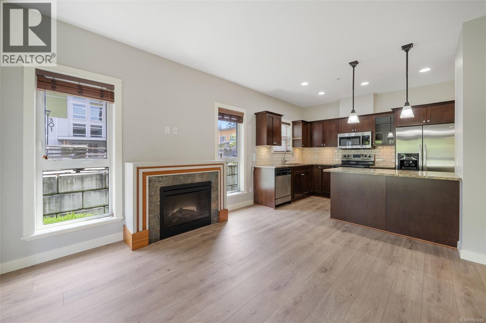 210 201 Nursery Hill Drive, View Royal