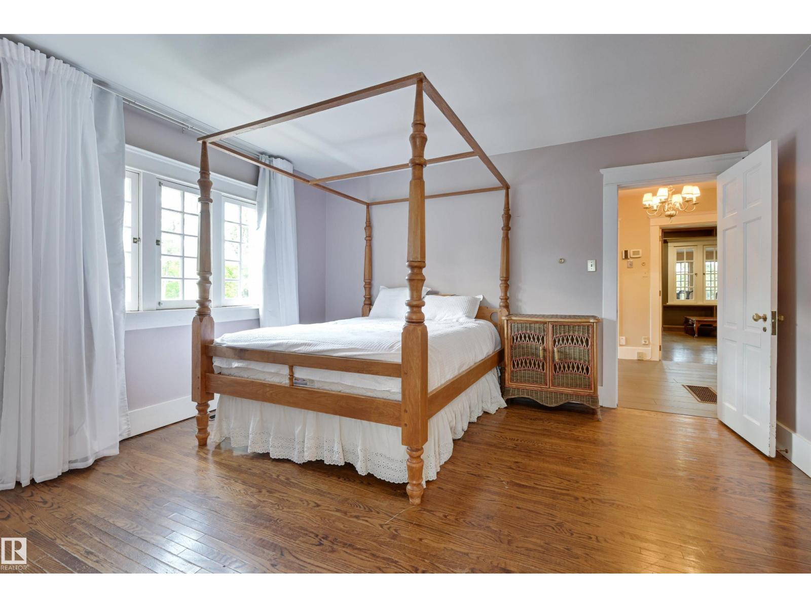 10226 CONNAUGHT DR NW, Edmonton