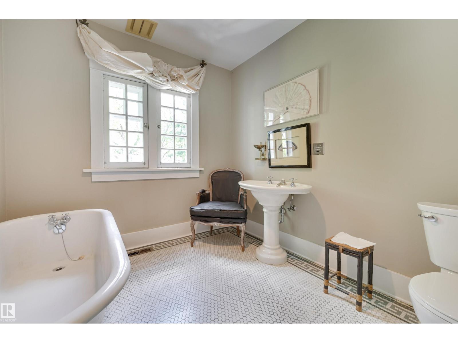 10226 CONNAUGHT DR NW, Edmonton