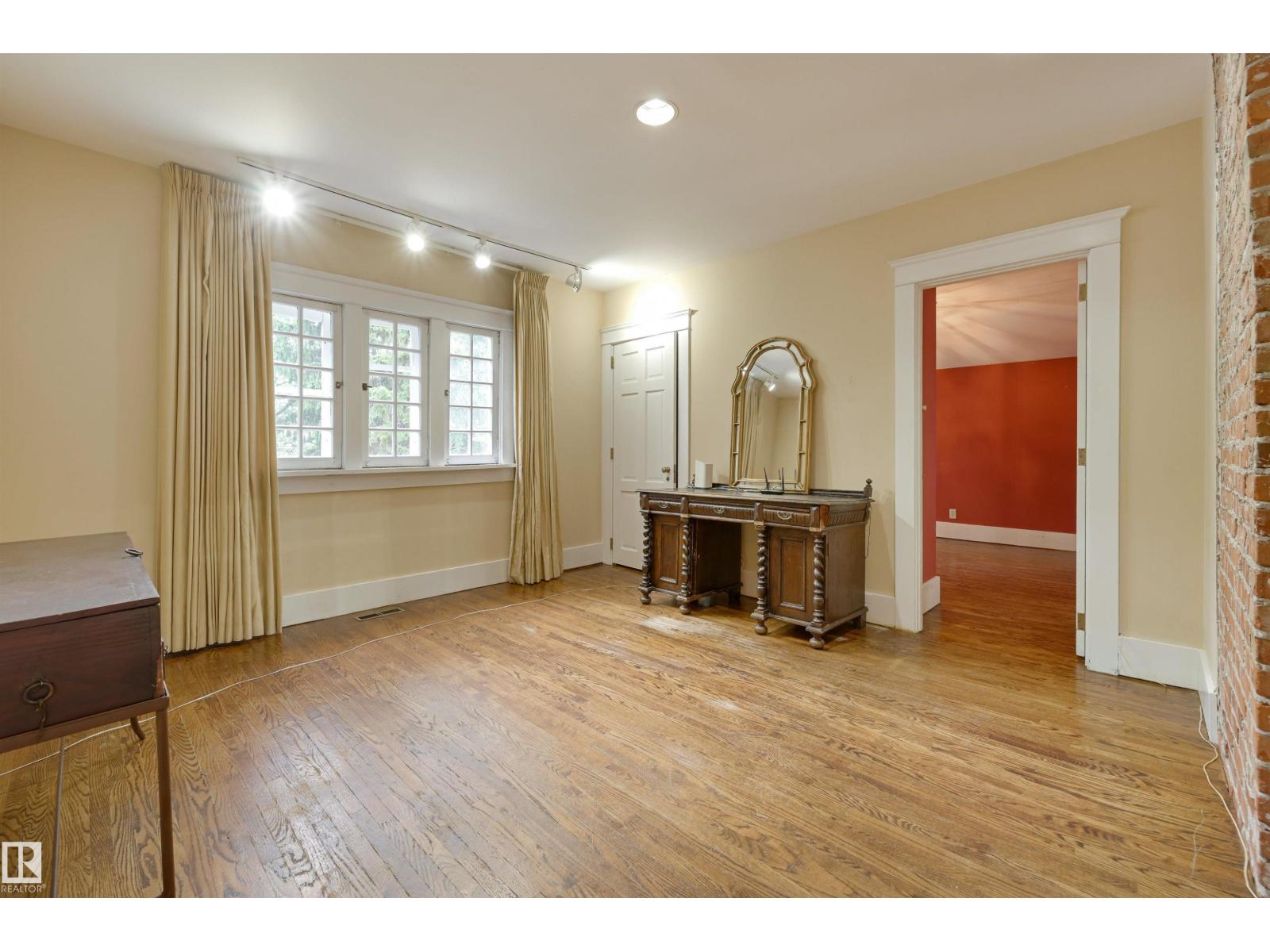 10226 CONNAUGHT DR NW, Edmonton