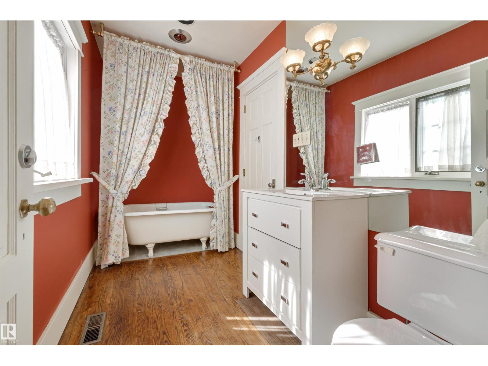 10226 CONNAUGHT DR NW, Edmonton