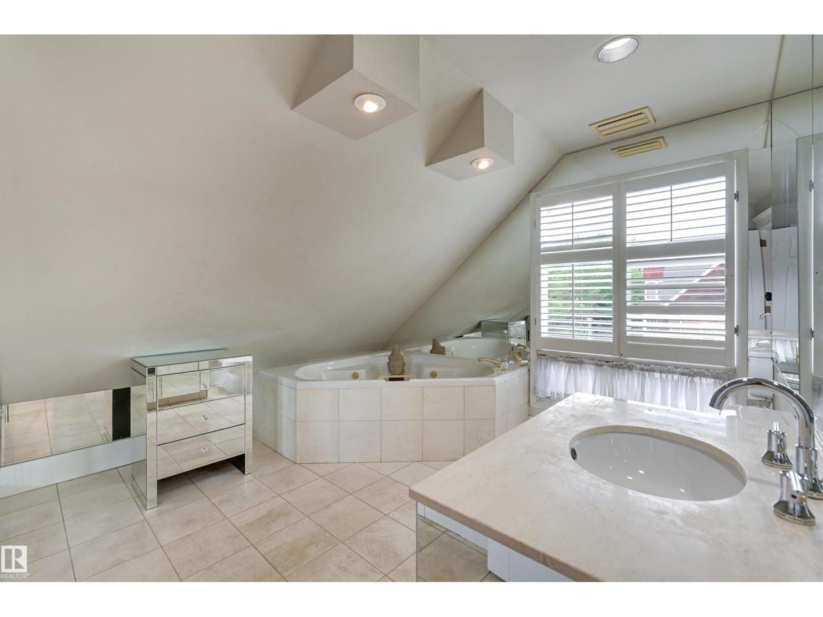 10226 CONNAUGHT DR NW, Edmonton