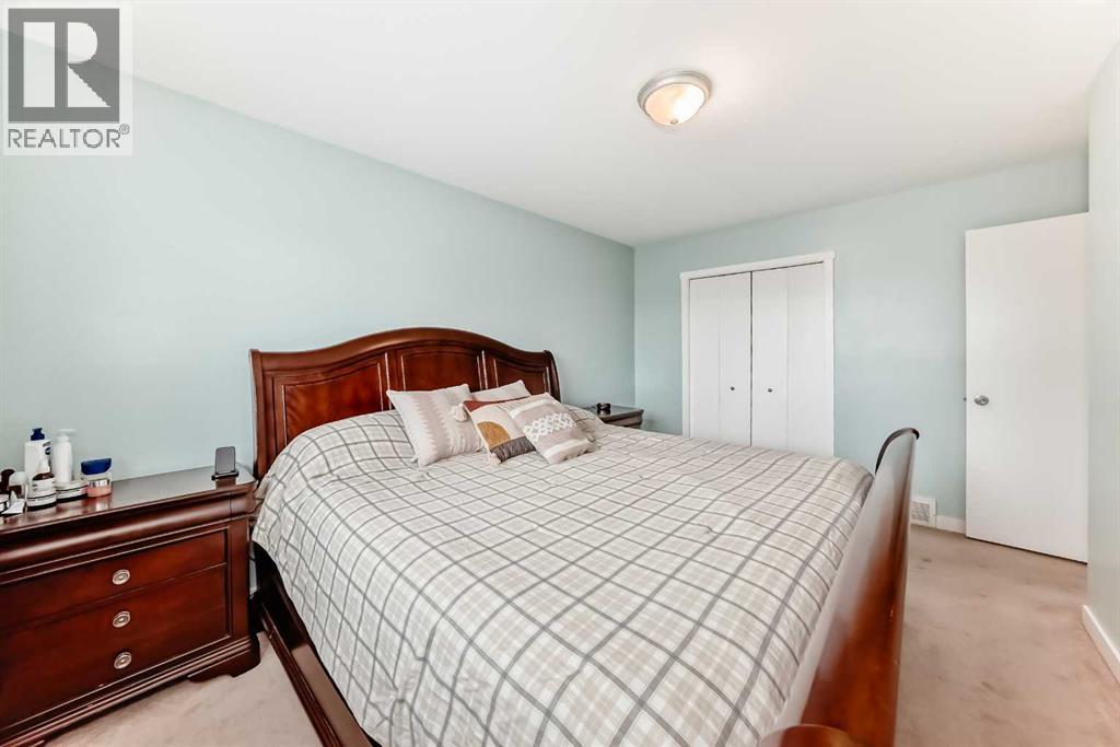 Single Family House for Sale in  Whitewood Place NE Whitehorn Calgary 